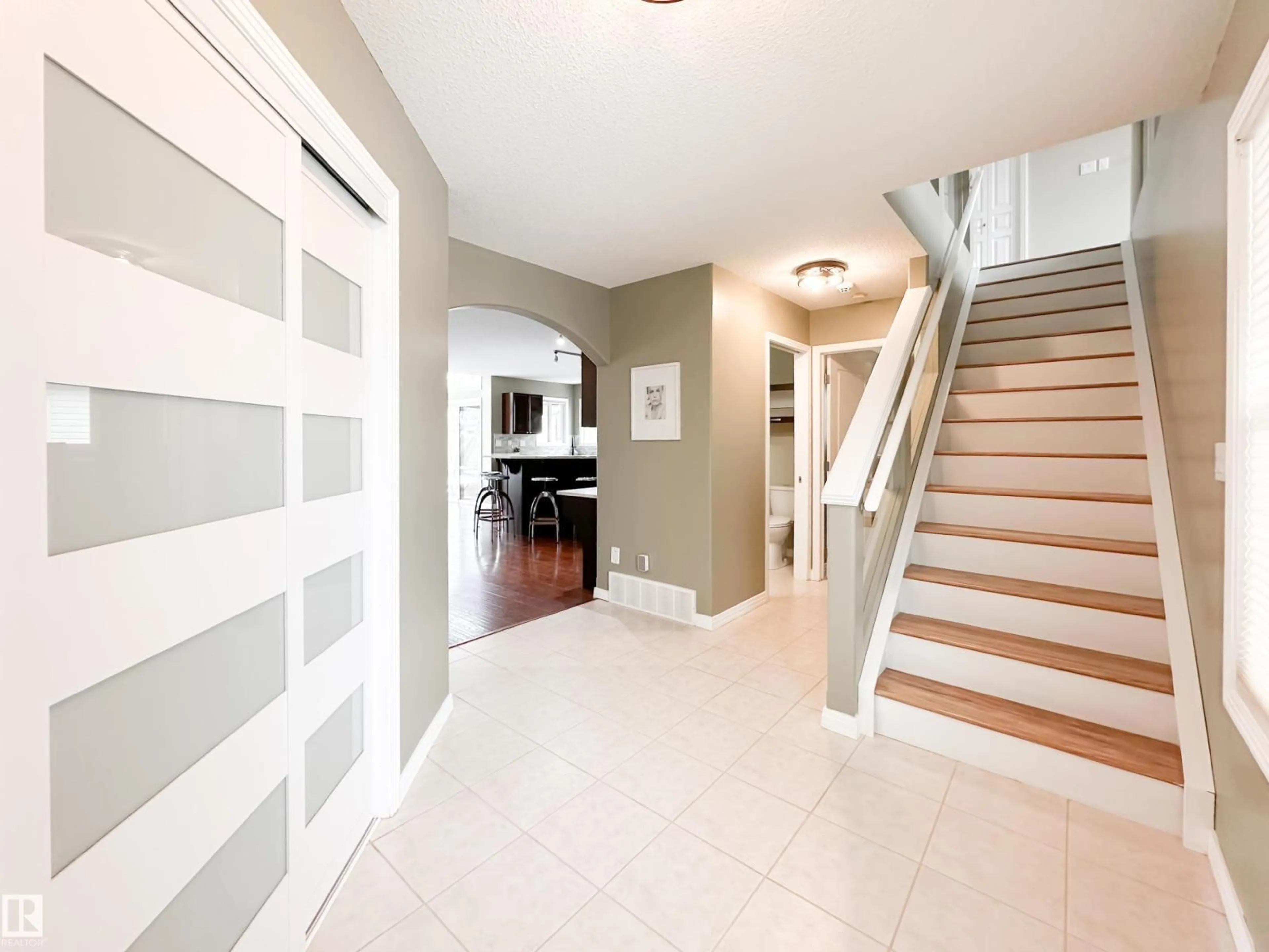 Indoor entryway for 34 EASTGATE WY, St. Albert Alberta T8N7K1