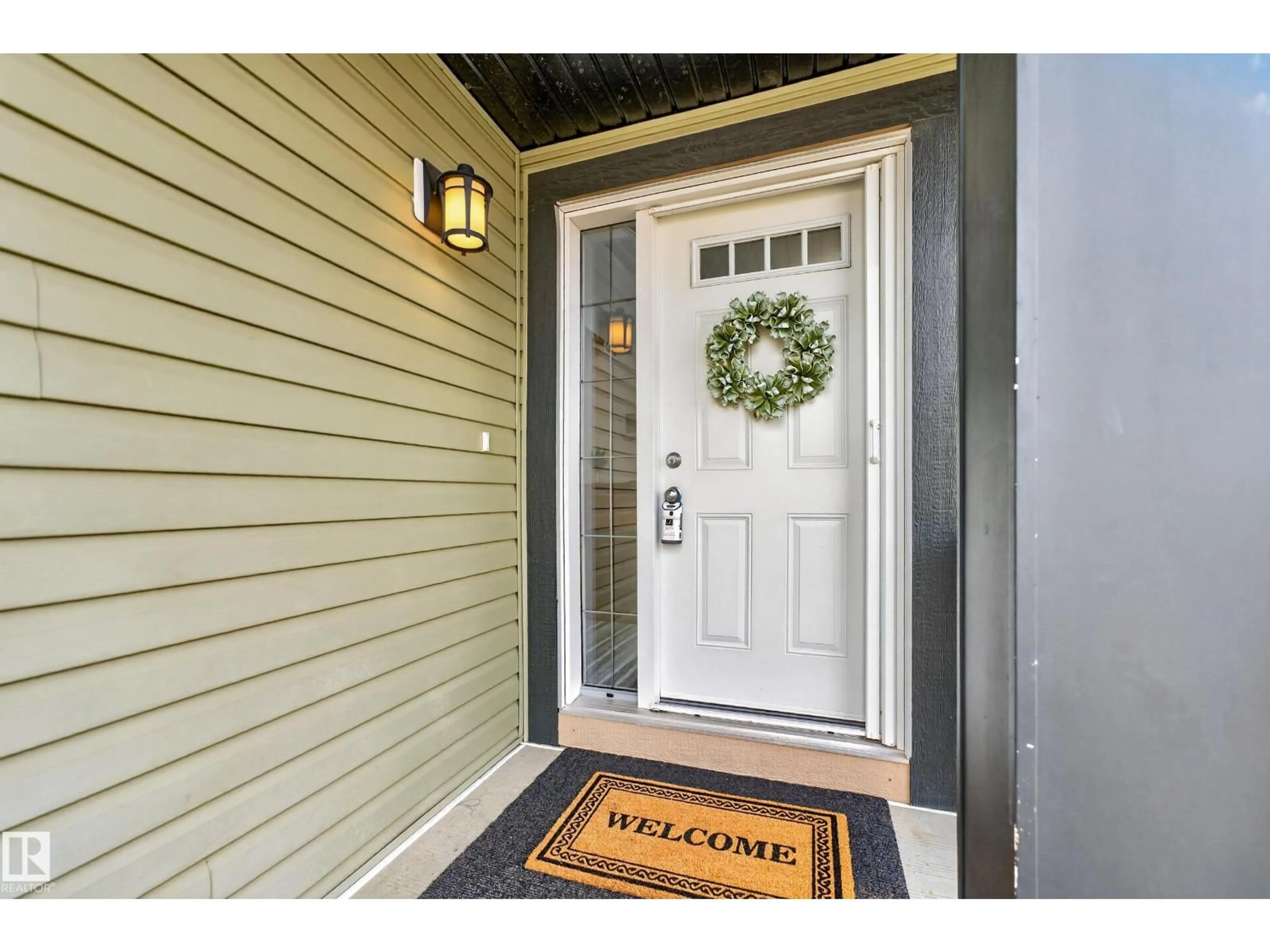 Indoor entryway for 11 SPRINGDALE PT, Sherwood Park Alberta T8H0S3