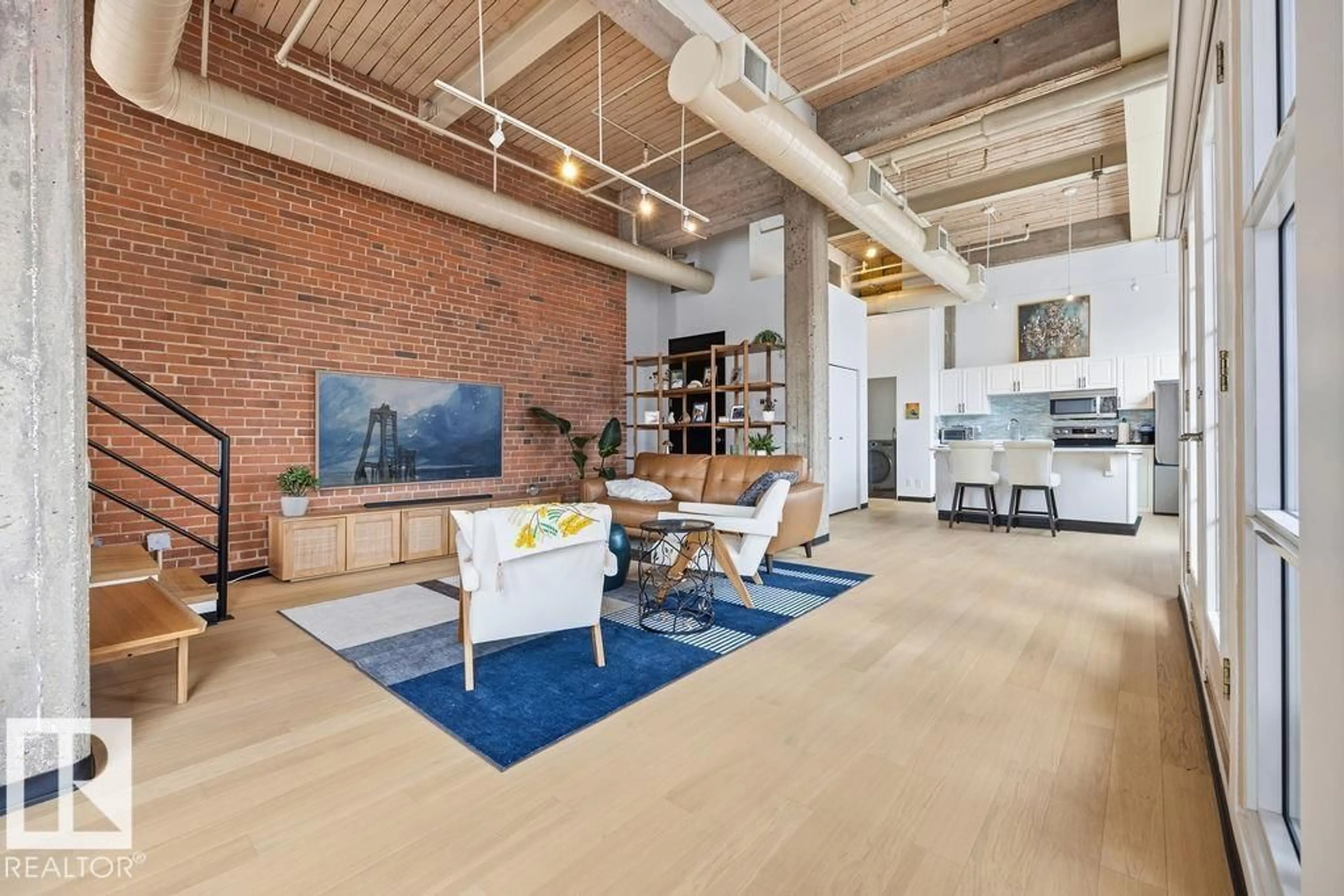 Unknown for 301 - 10330 104 ST NW, Edmonton Alberta T5J1C2