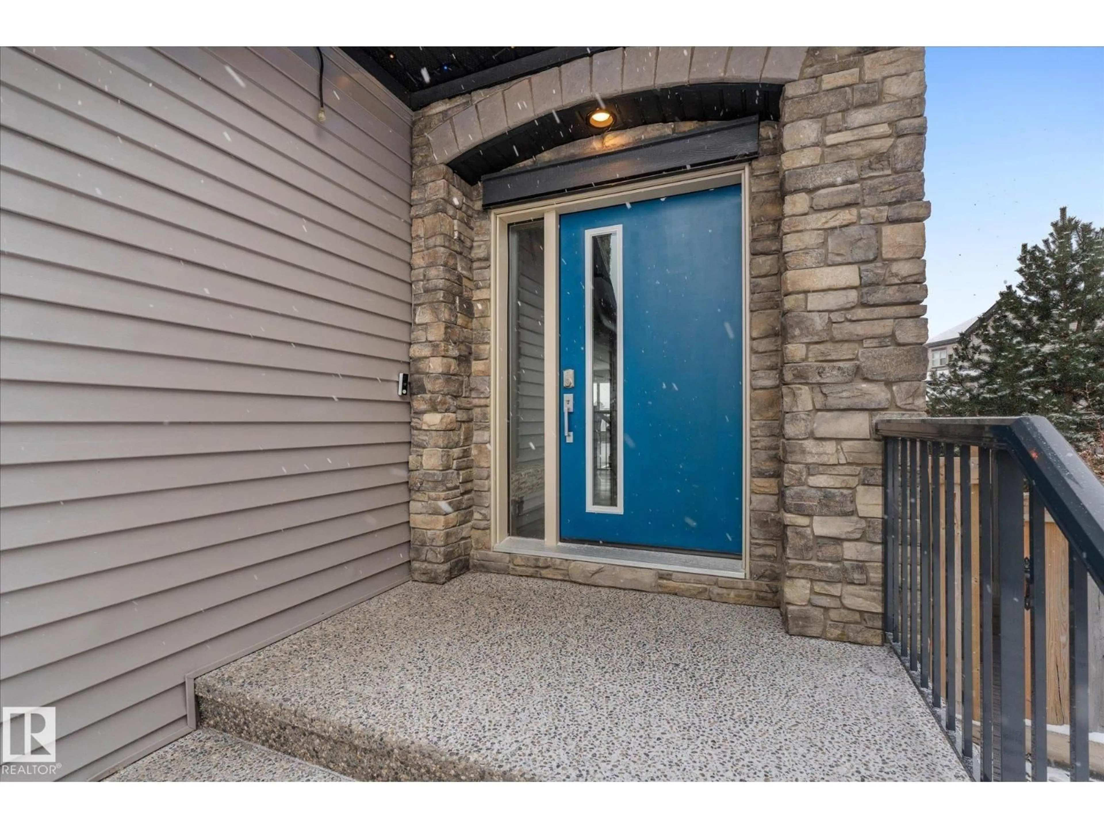 Indoor entryway for 6 GEORGE CO, Spruce Grove Alberta T7X0M2