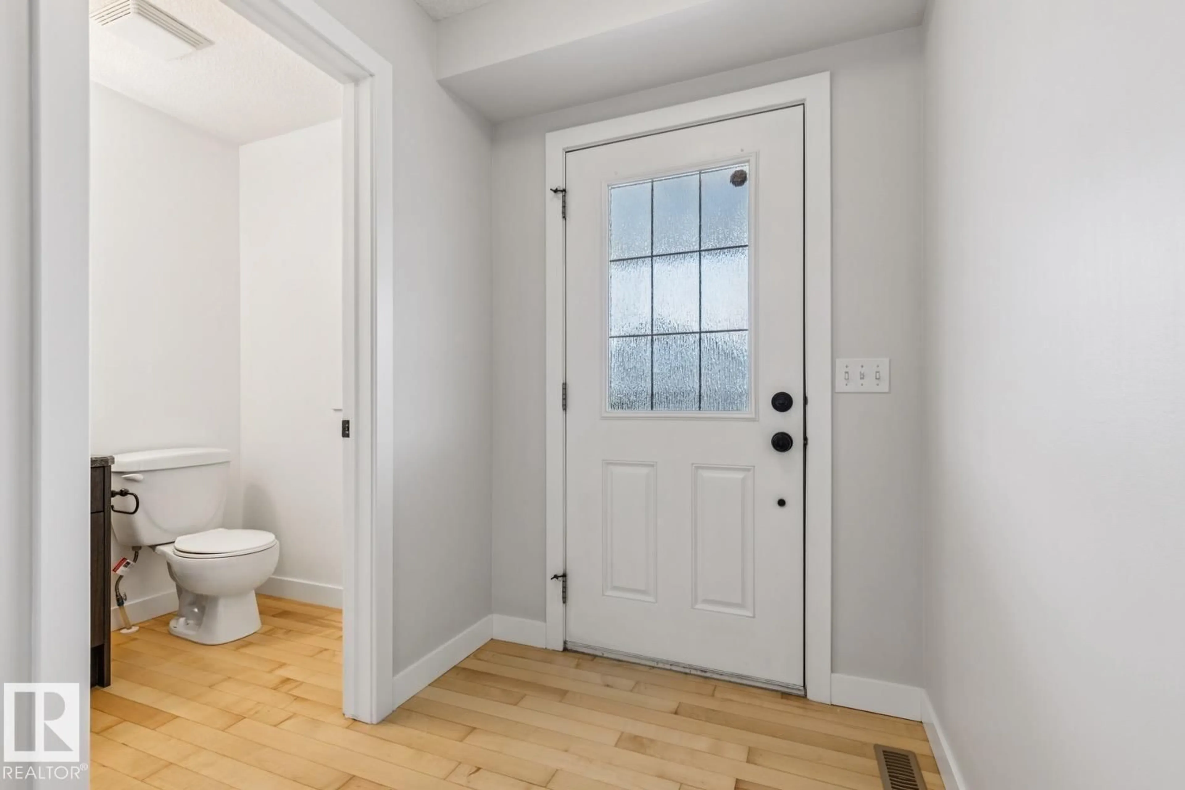 Indoor entryway for 323 AVENA LI, Leduc Alberta T9E0L8