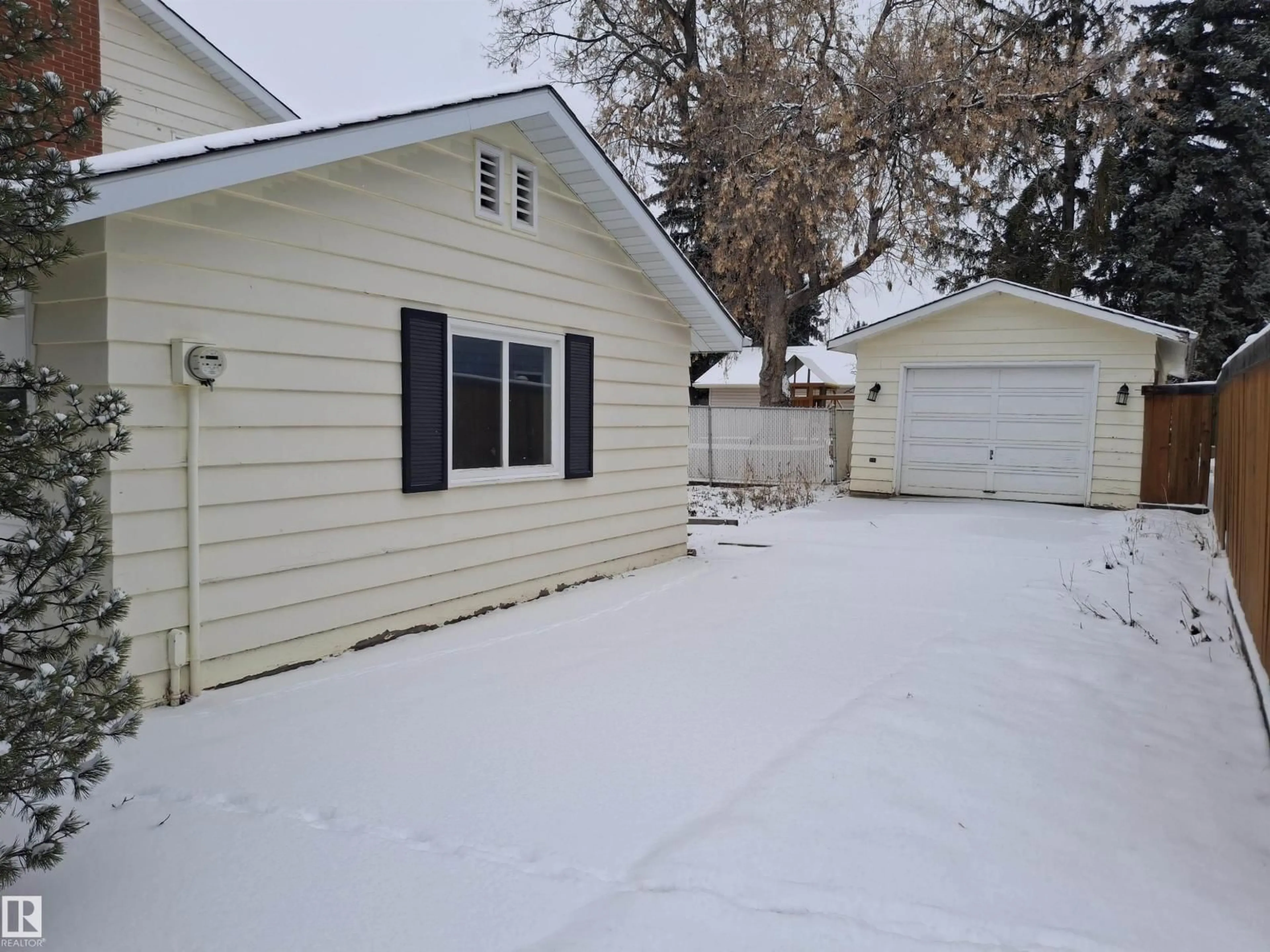 Unknown for 13112 63 AV, Edmonton Alberta T6H1S2