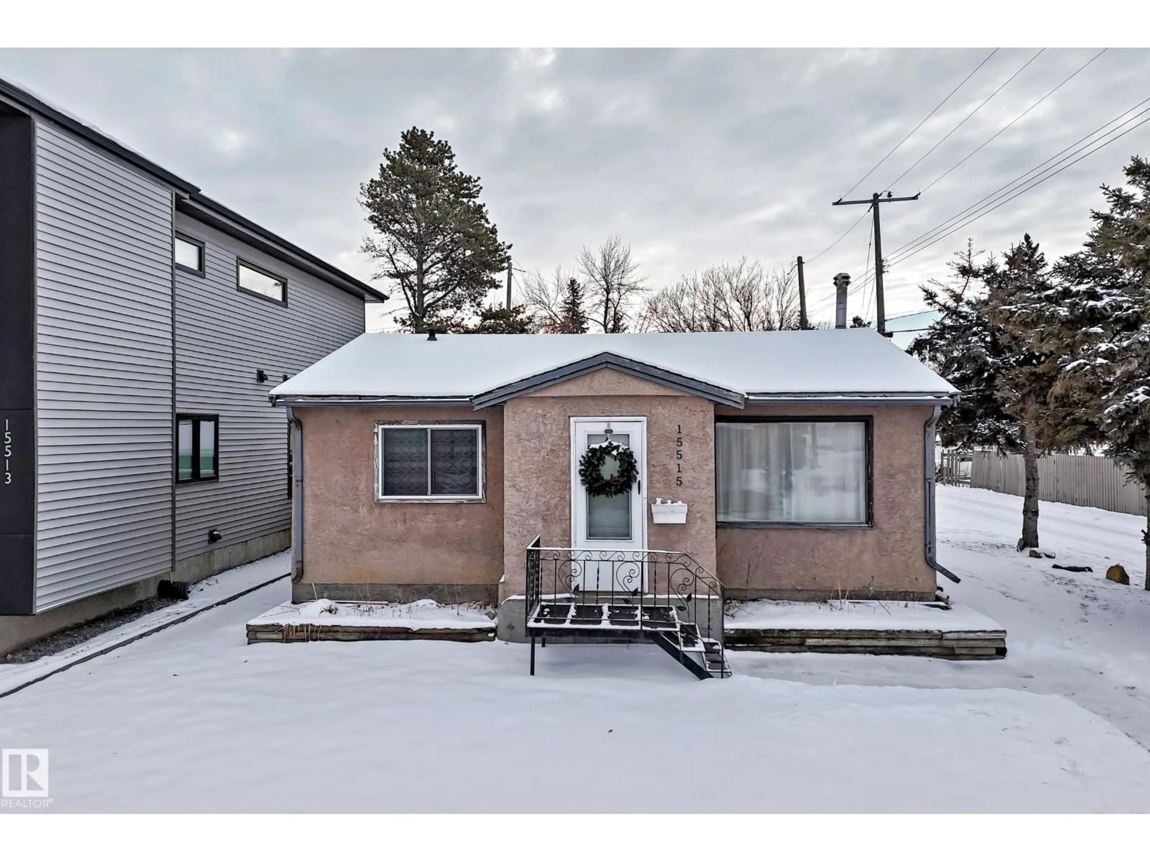 Unknown for 15515 92A AV, Edmonton Alberta T5R5E8