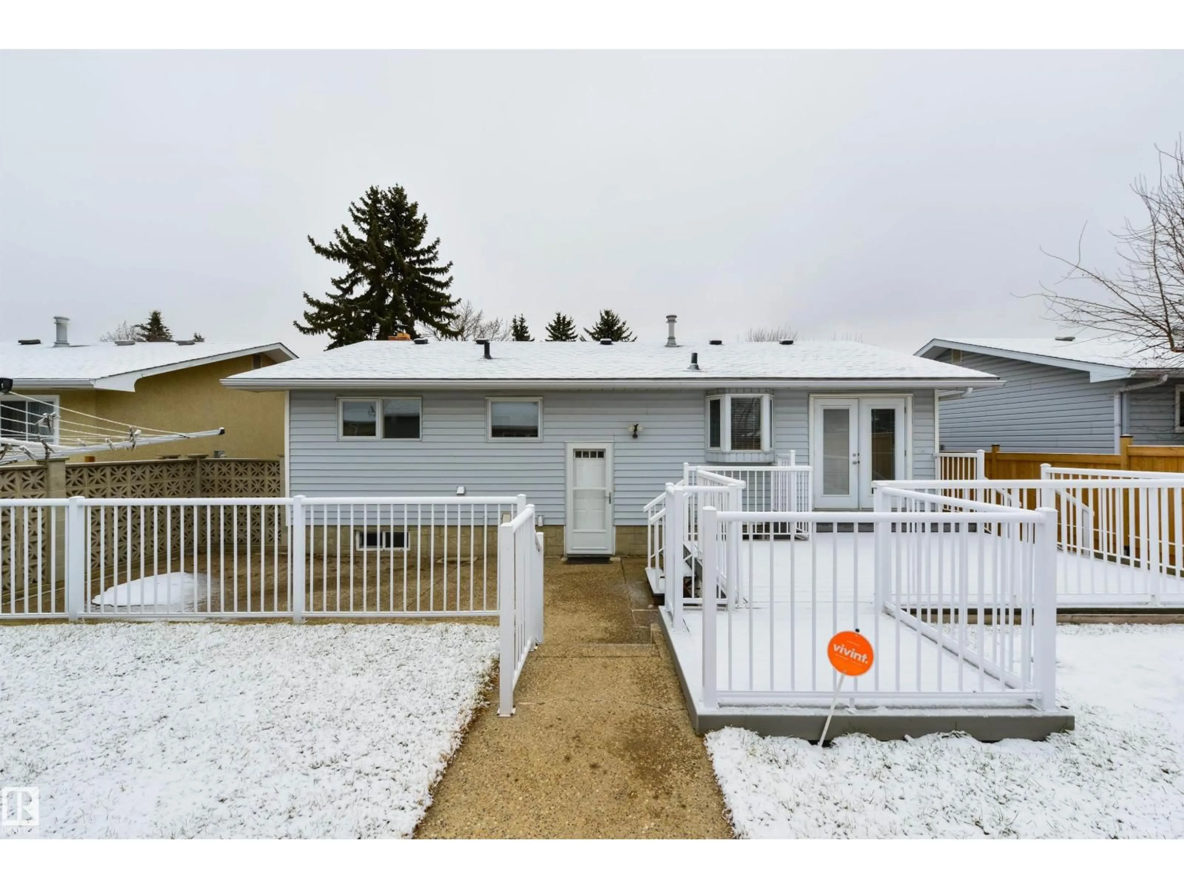 Unknown for 10616 31 ST, Edmonton Alberta T5W1W5