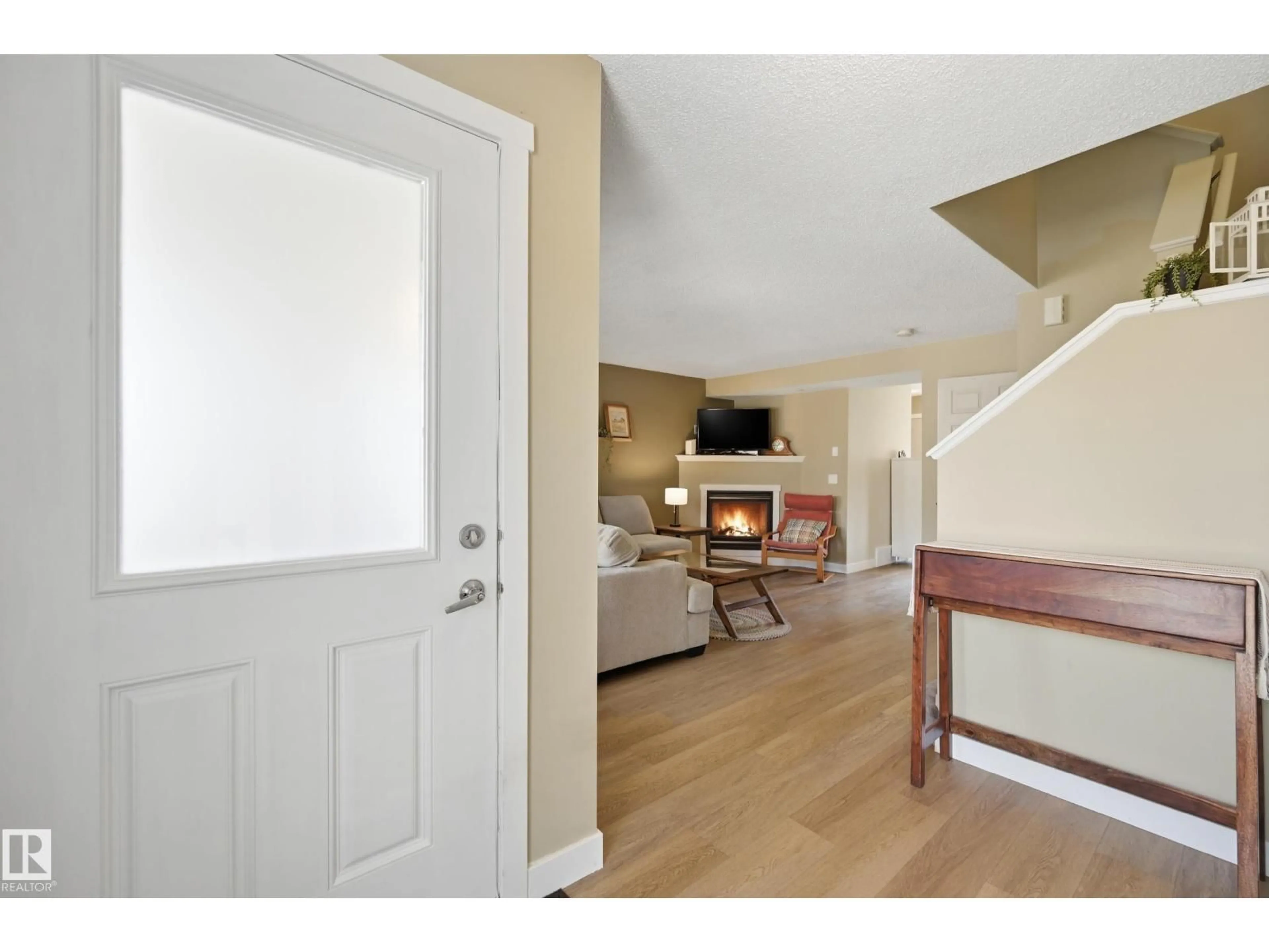 Indoor entryway for 14 VIVIAN WY, Spruce Grove Alberta T7X0G9