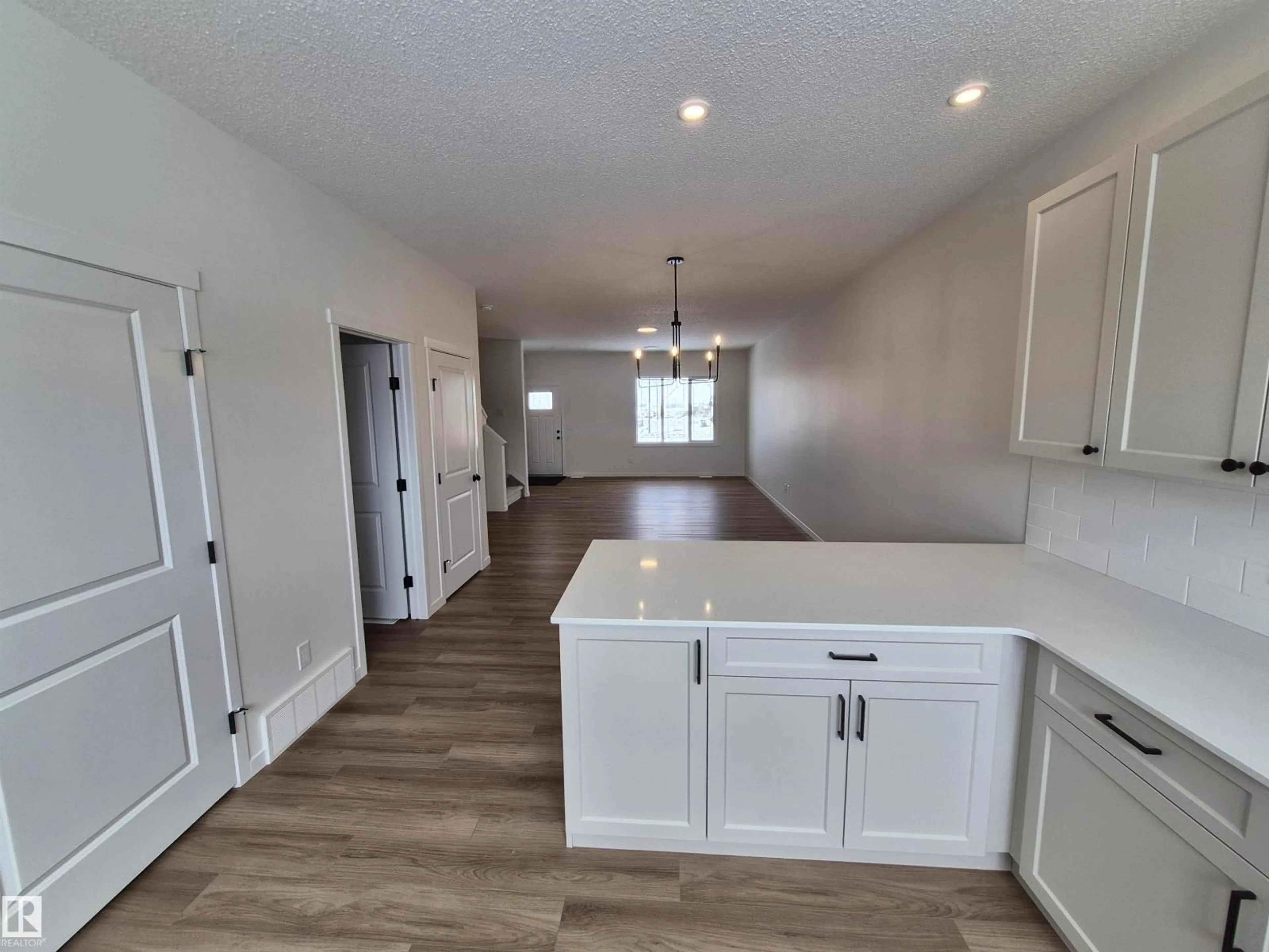 Open concept kitchen, unknown for 1084 MCLEOD AV, Spruce Grove Alberta T7X4G8