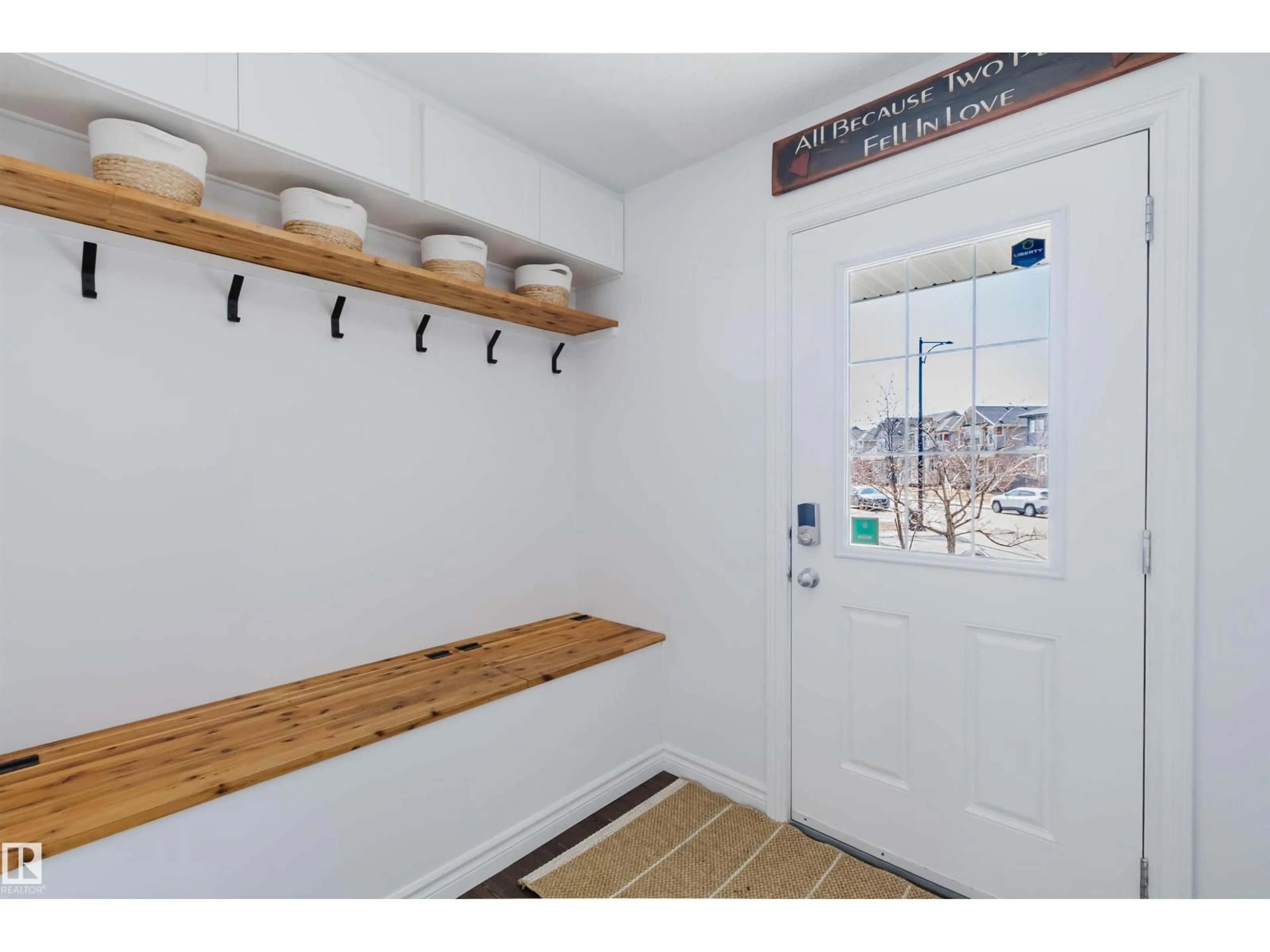 Indoor entryway for SW - 6825 CARDINAL LINK LI, Edmonton Alberta T6W1Y9