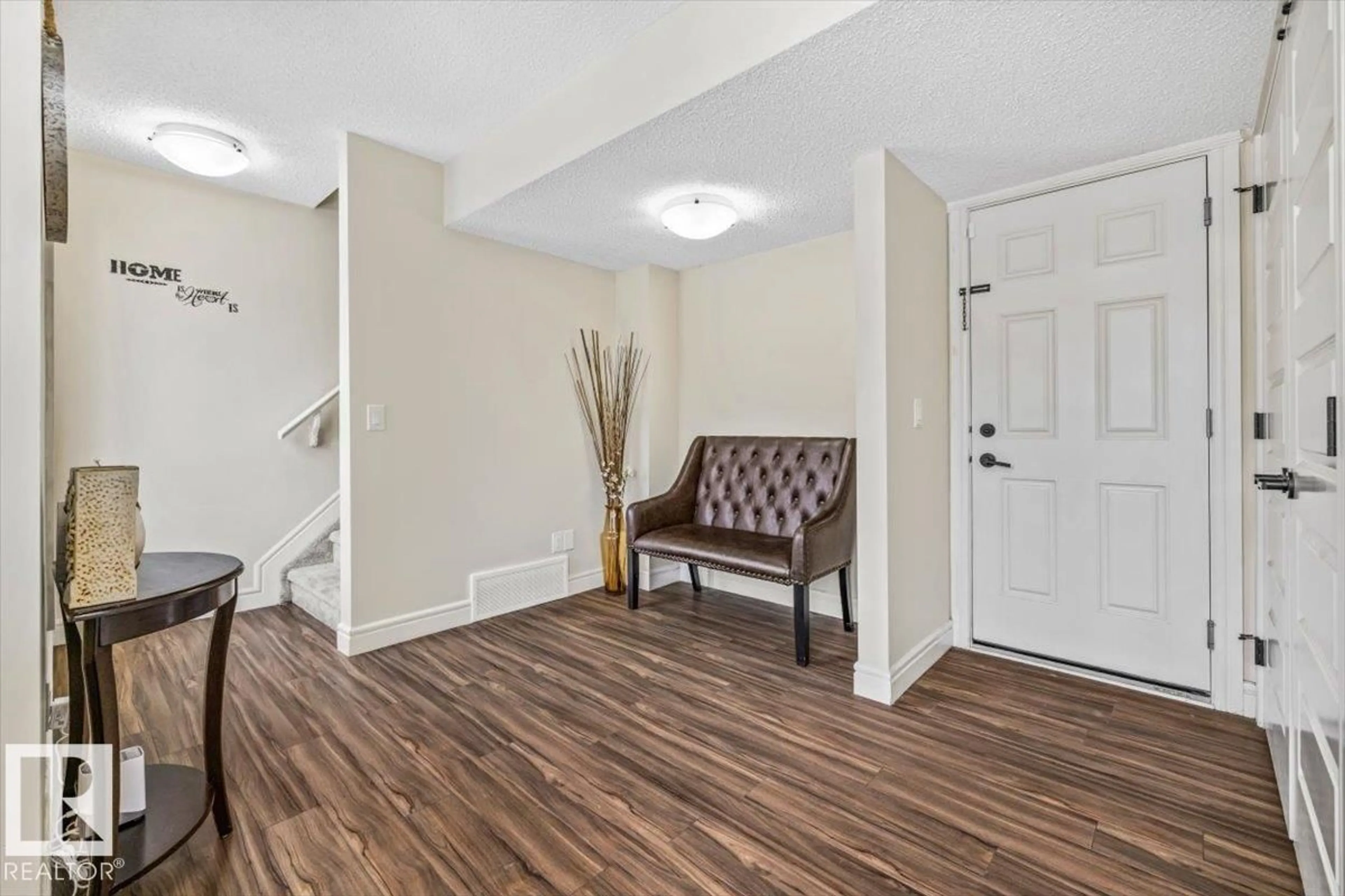 Indoor entryway for #4 - 16335 84 ST, Edmonton Alberta T5Z0S1