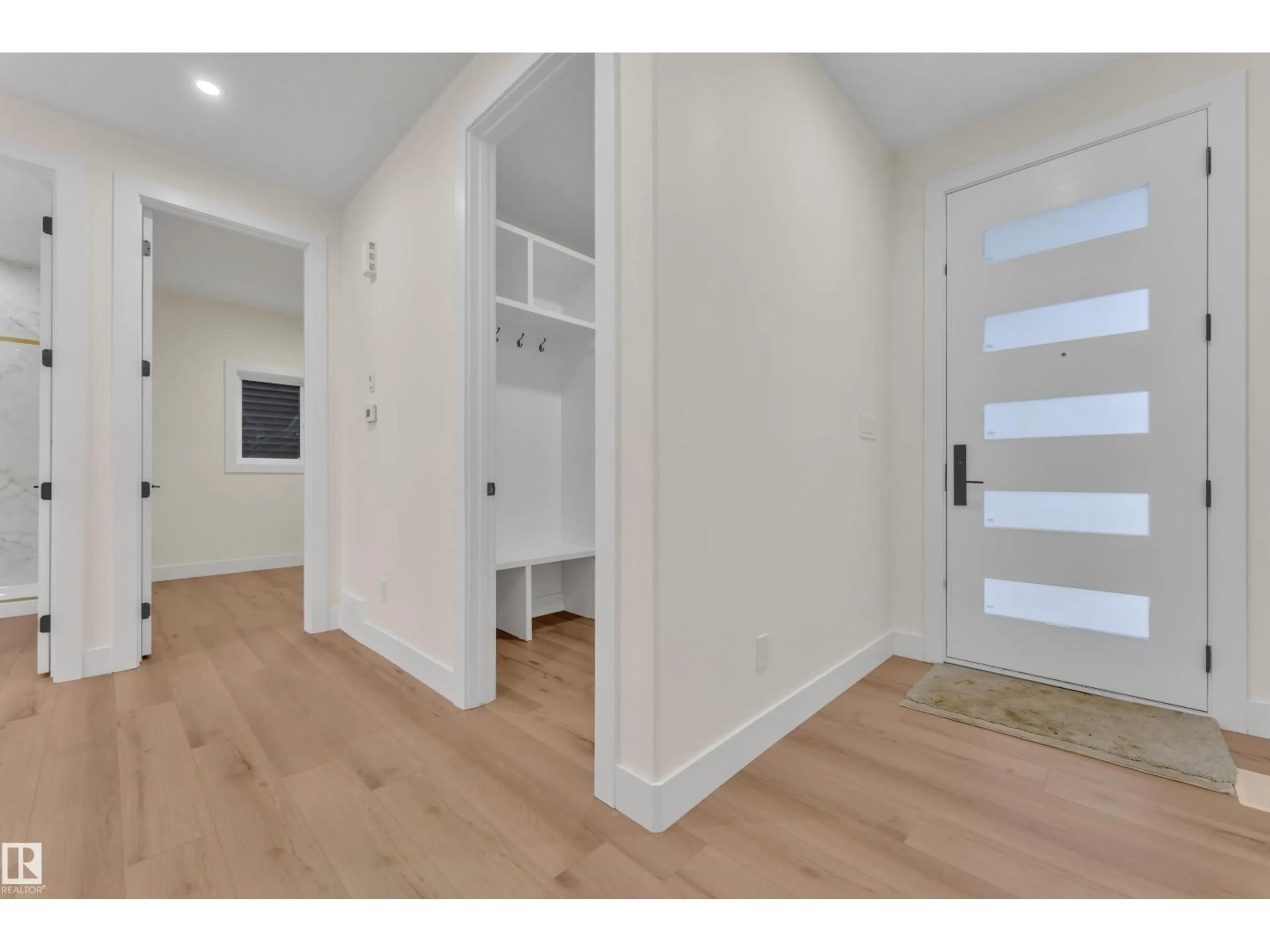 Indoor entryway for SW - 8450 MAYDAY LI, Edmonton Alberta T6X3G1