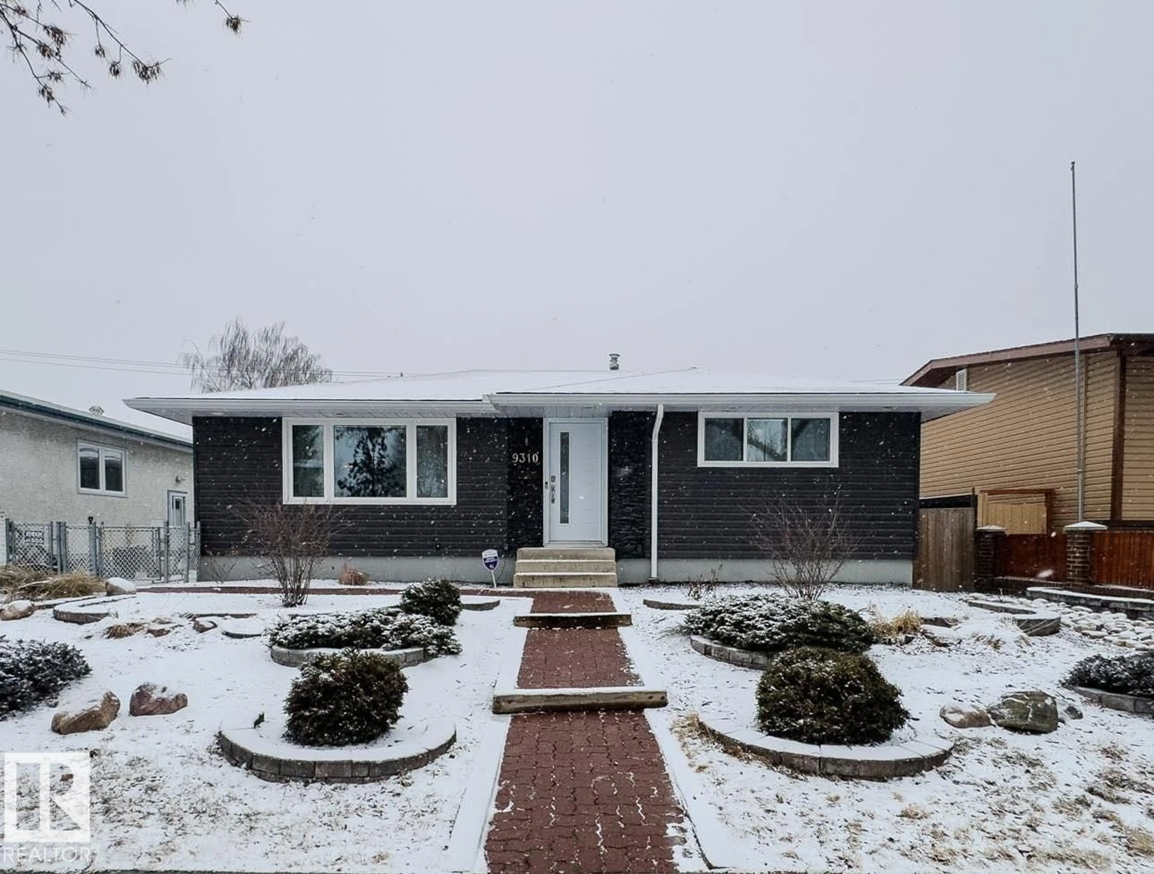 Unknown for 9310 165 ST, Edmonton Alberta T5R2S4