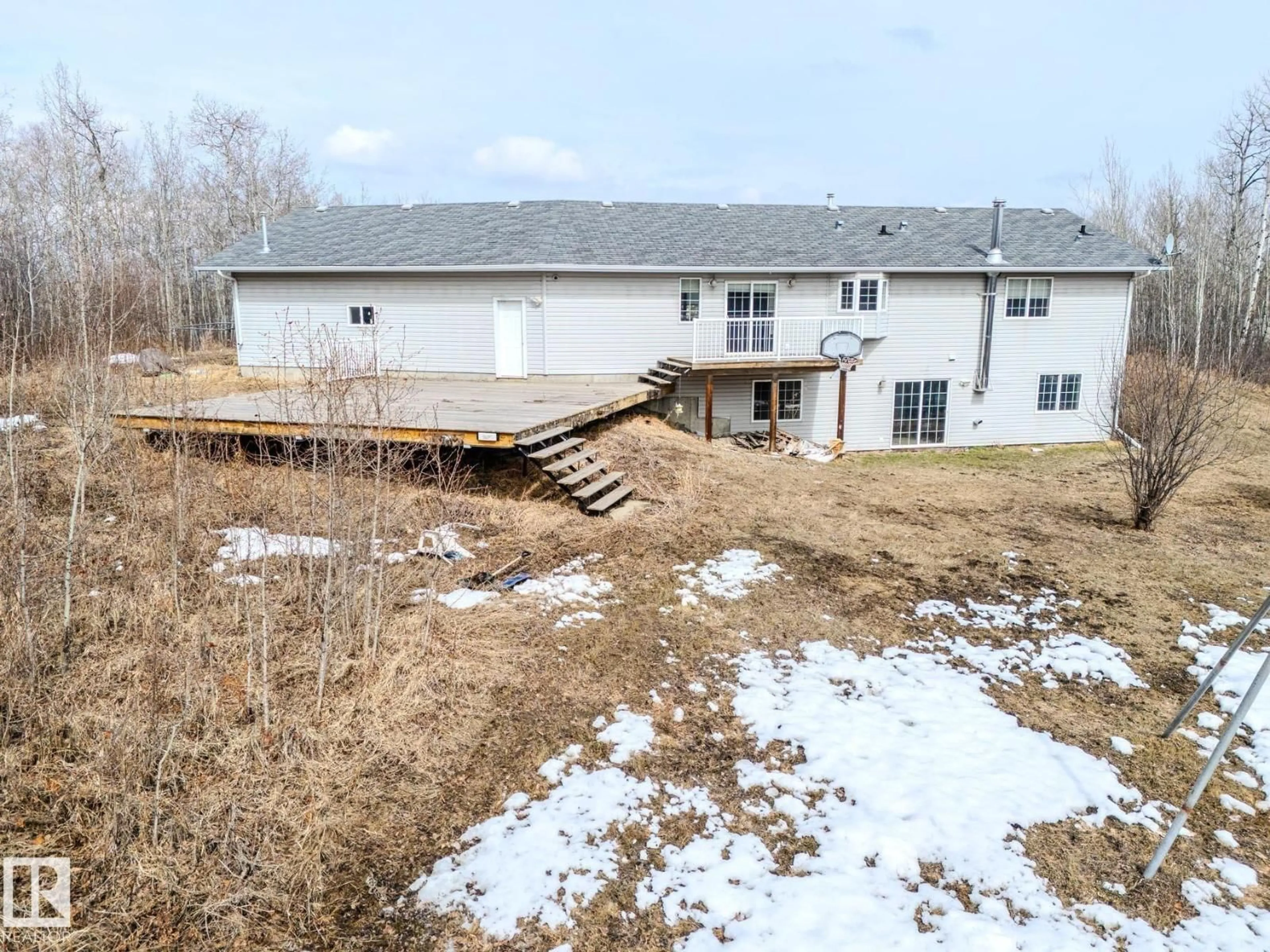A pic from outside/outdoor area/front of a property/back of a property/a pic from drone, building for 51129 - 24 RR 201, Rural Beaver County Alberta T0B4J1