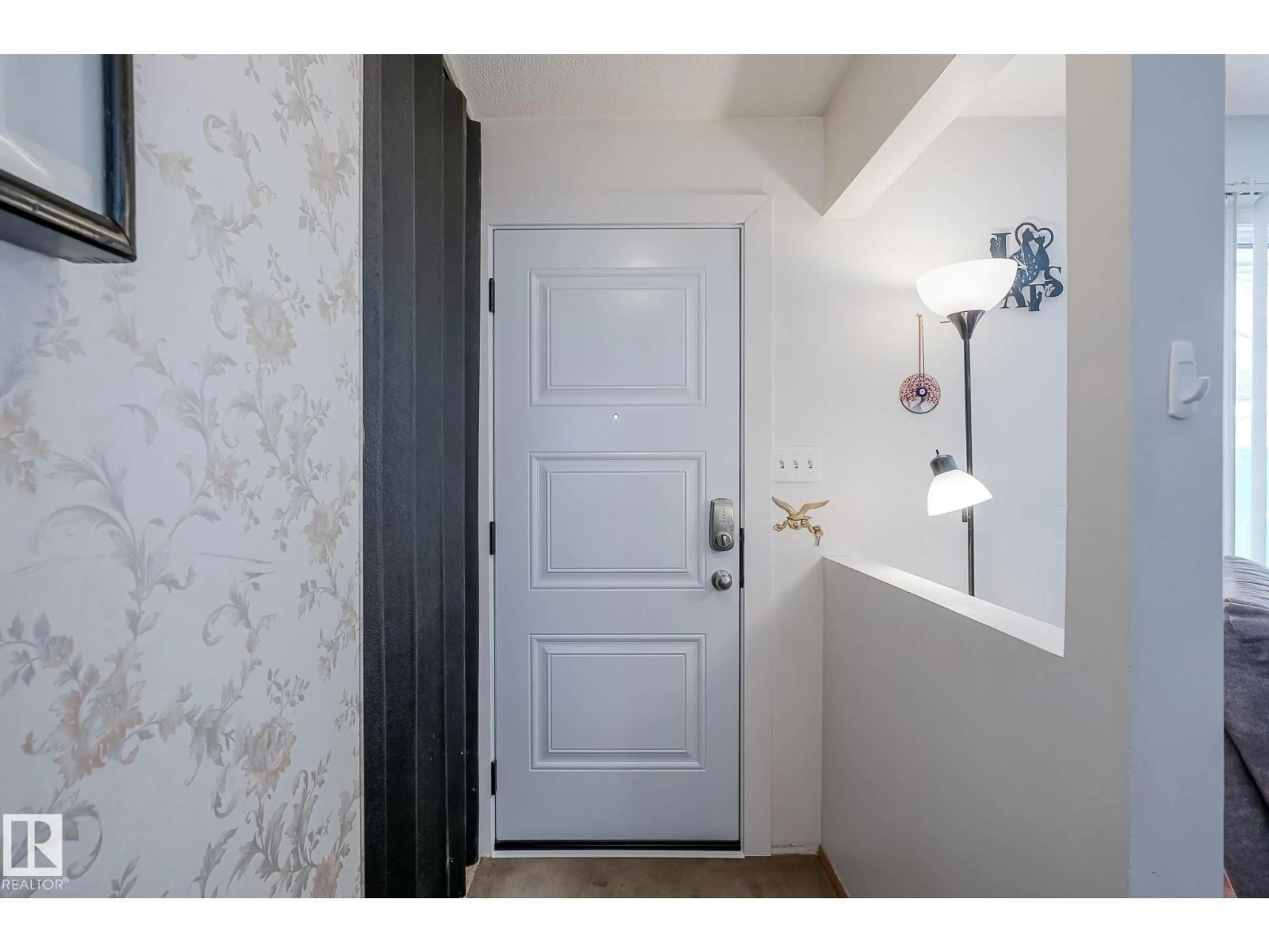 Indoor entryway for 380 CONIFER ST, Sherwood Park Alberta T8A1M5