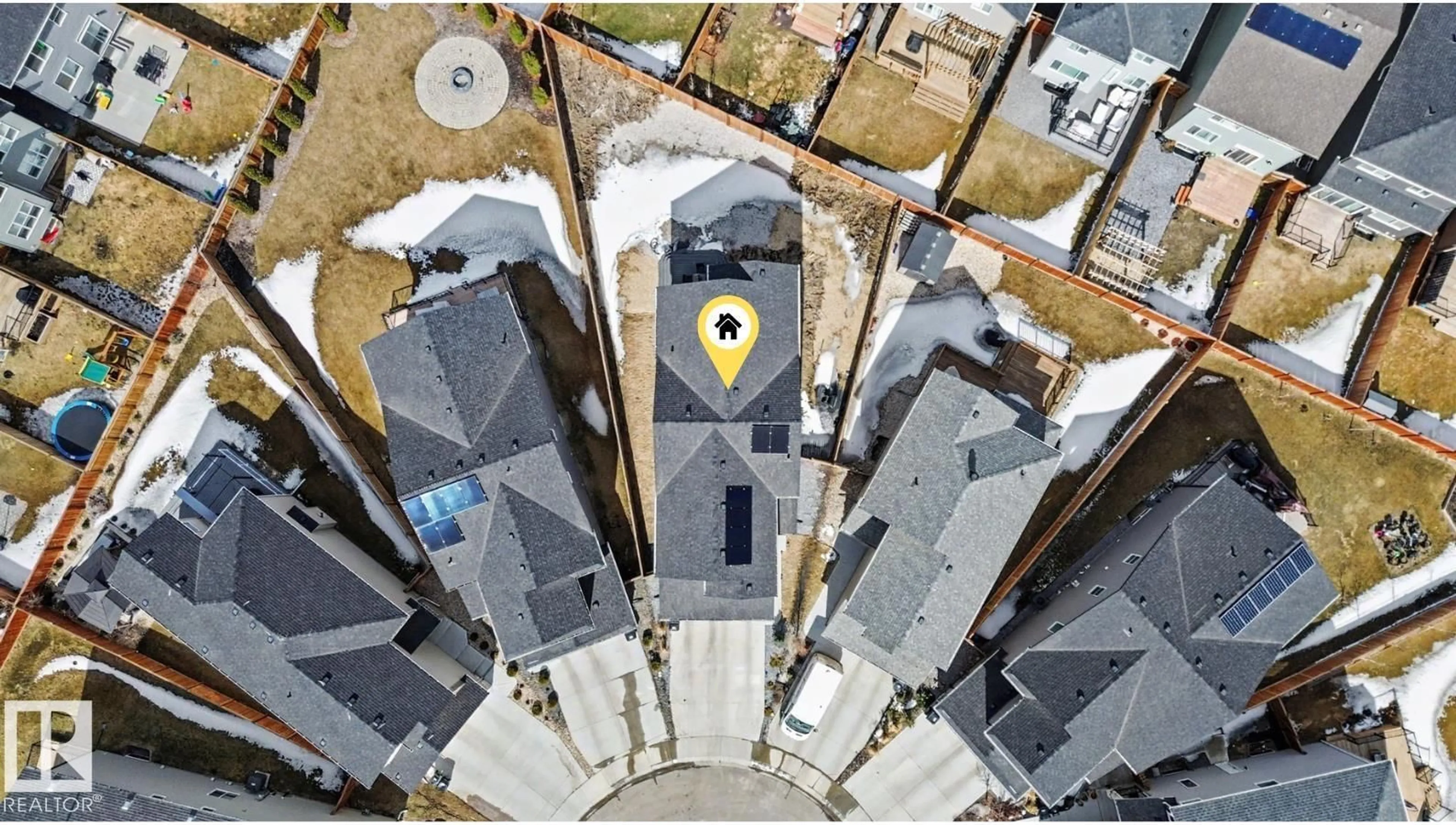 A pic from outside/outdoor area/front of a property/back of a property/a pic from drone, unknown for SW - 2721 DONAGHEY CR, Edmonton Alberta T6W4S9