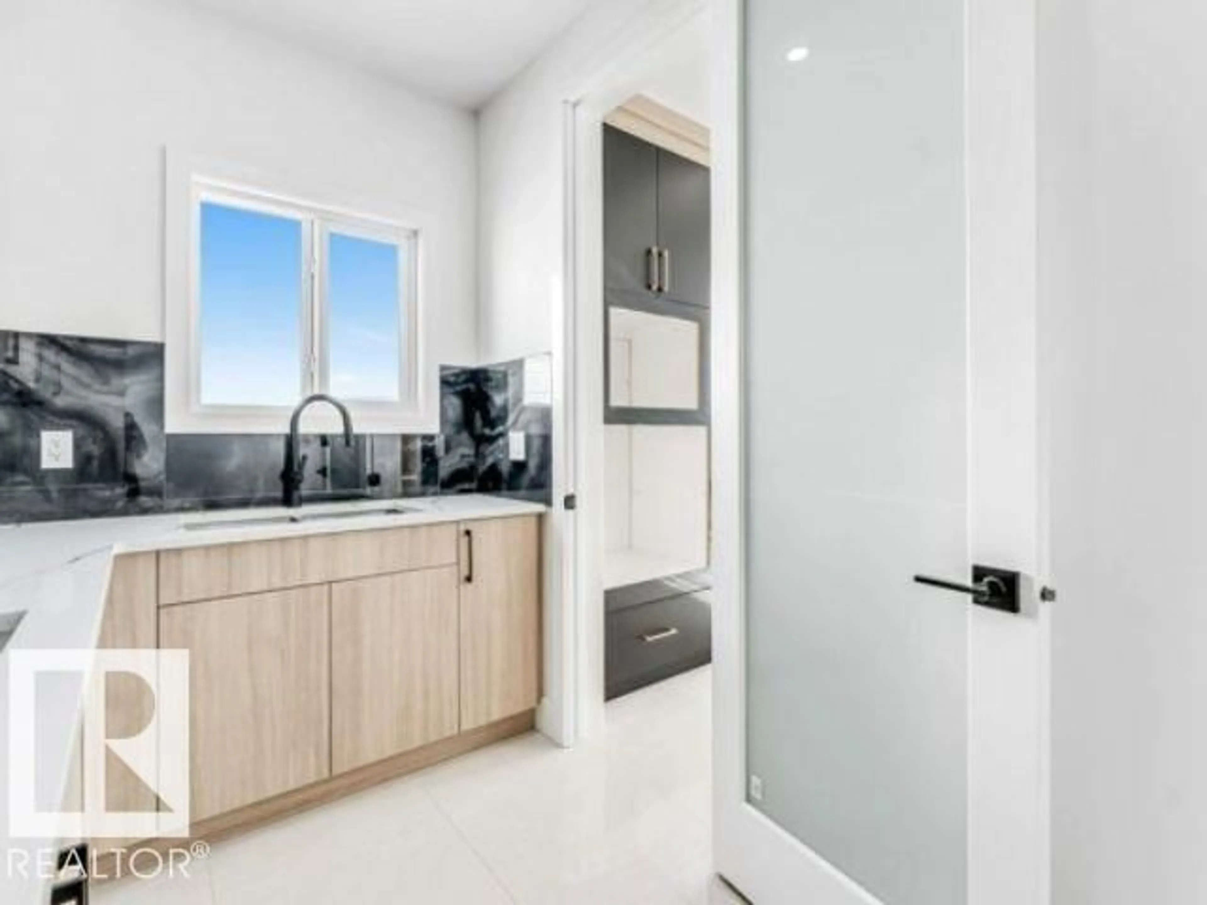 Unknown for 6710 176A AV, Edmonton Alberta T5Z0Y2