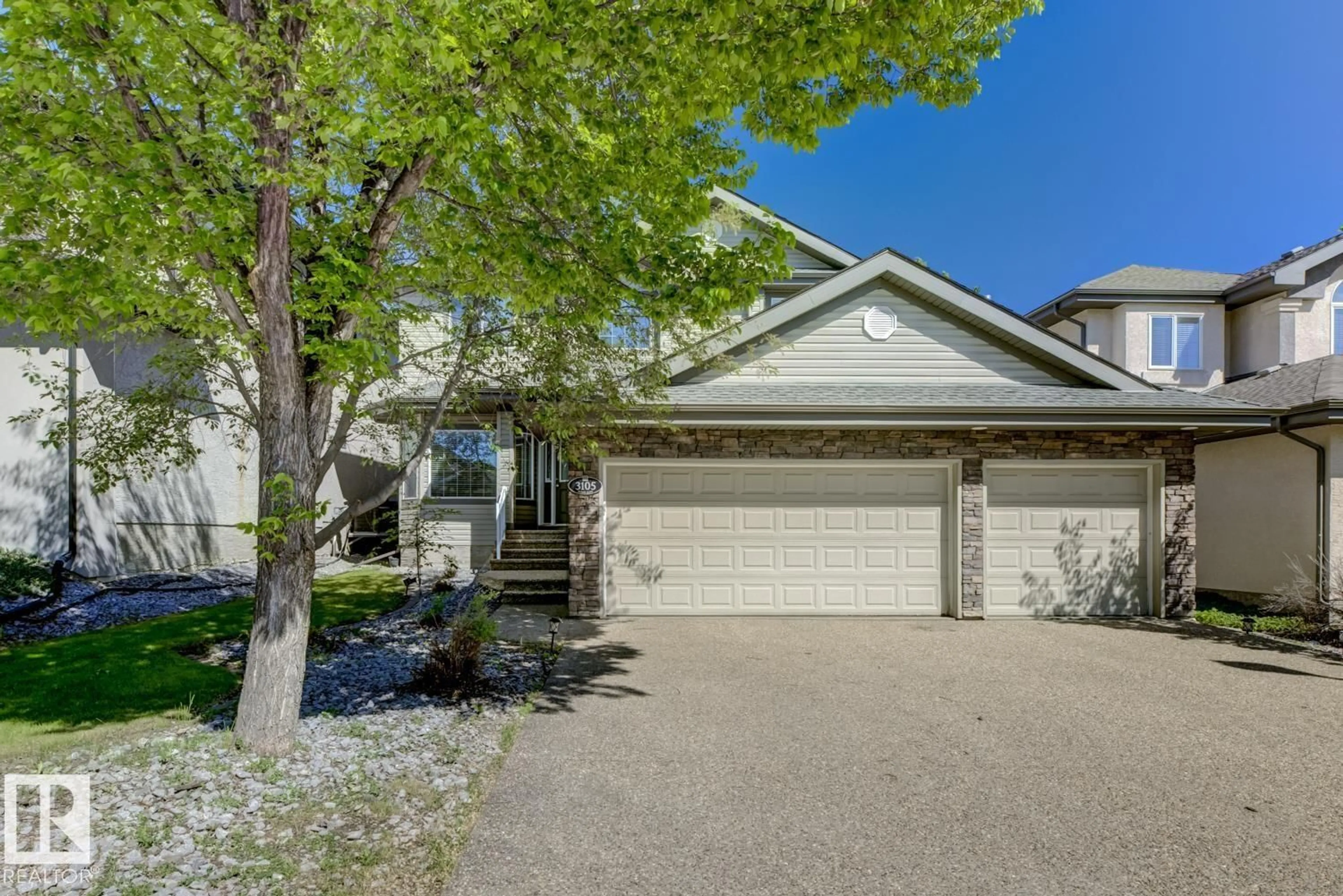 A pic from outside/outdoor area/front of a property/back of a property/a pic from drone, street for 3105 TREDGER PL, Edmonton Alberta T6R3P3