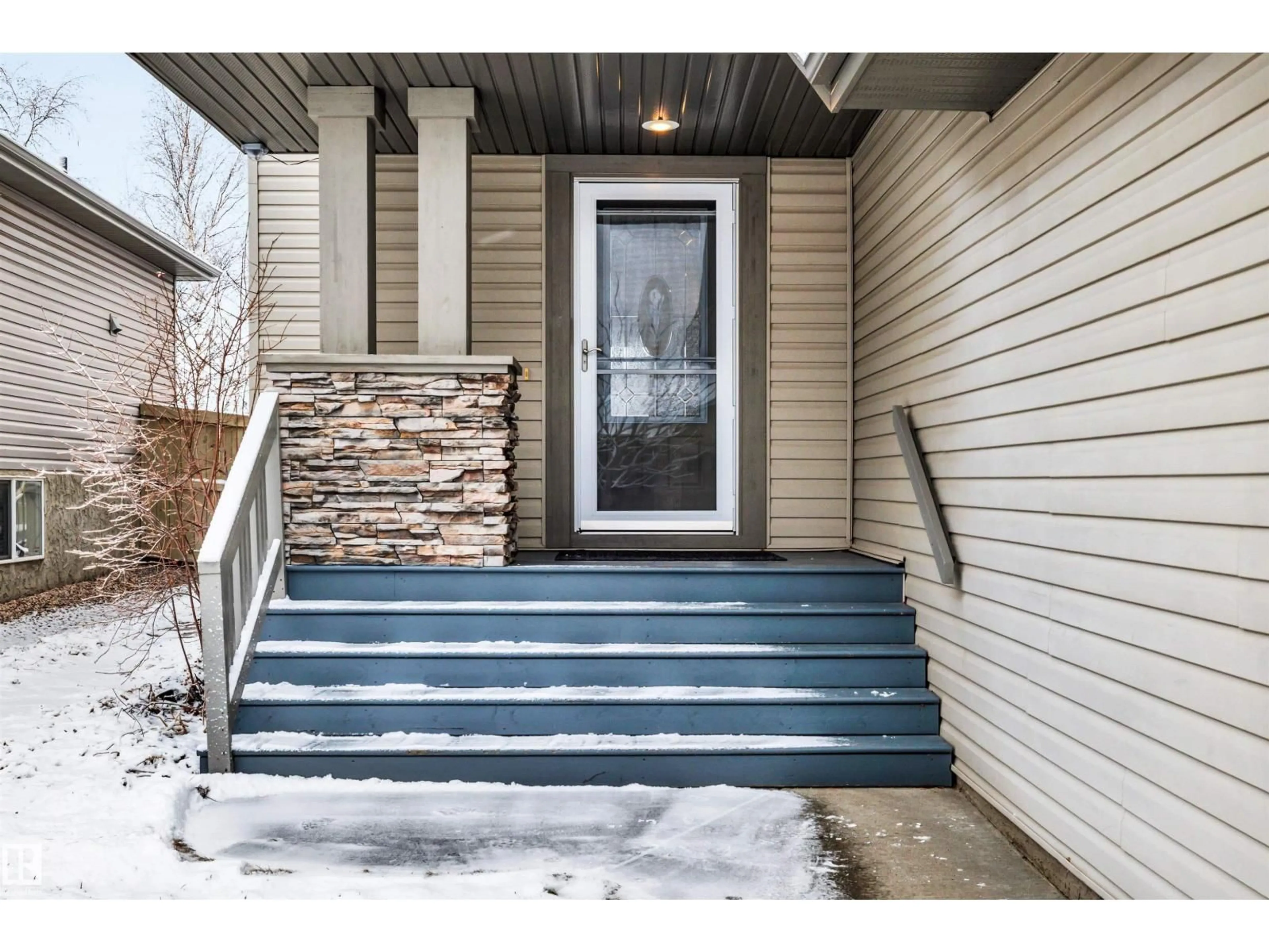 Indoor entryway for 192 RIDGEHAVEN CR, Sherwood Park Alberta T8A6J1