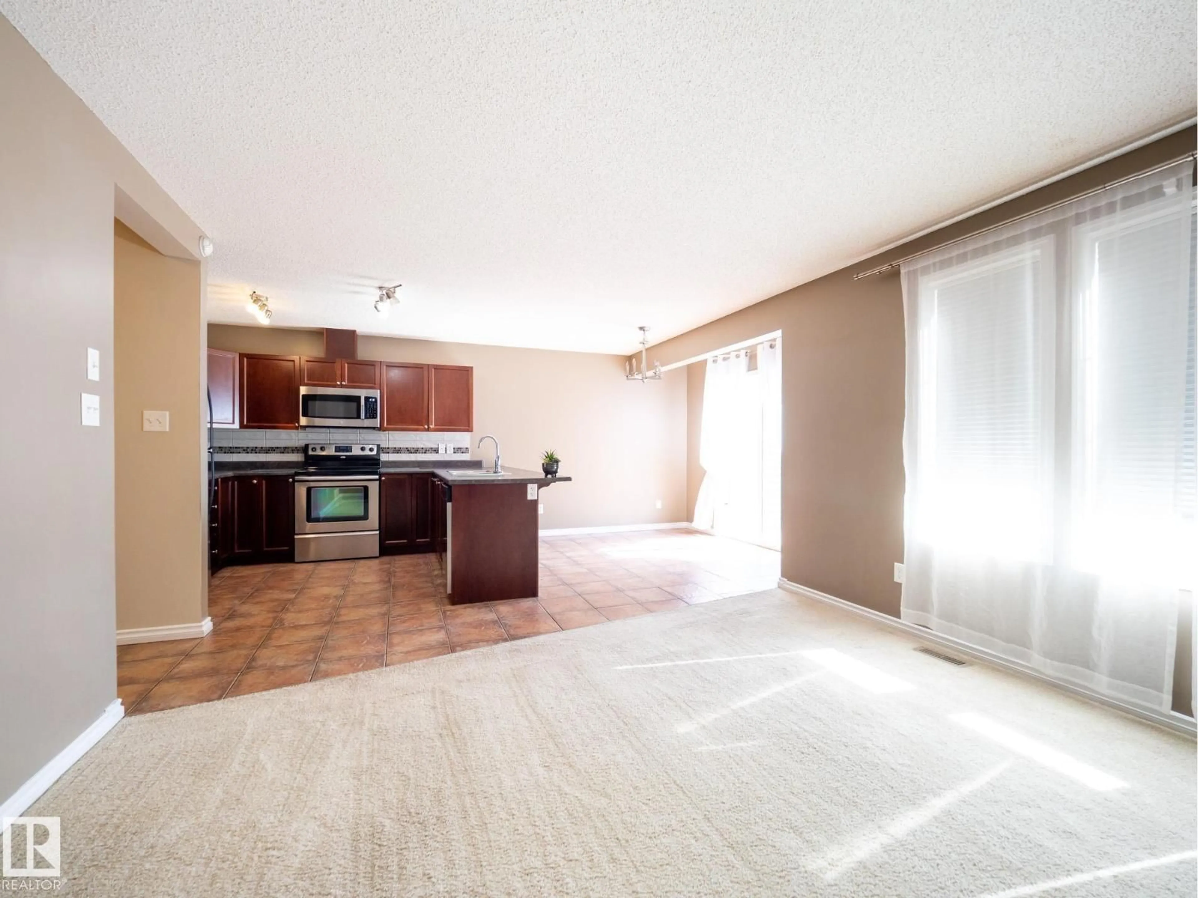 A pic of a room for 3617 WHITELAW BAY BA, Edmonton Alberta T6W0P9