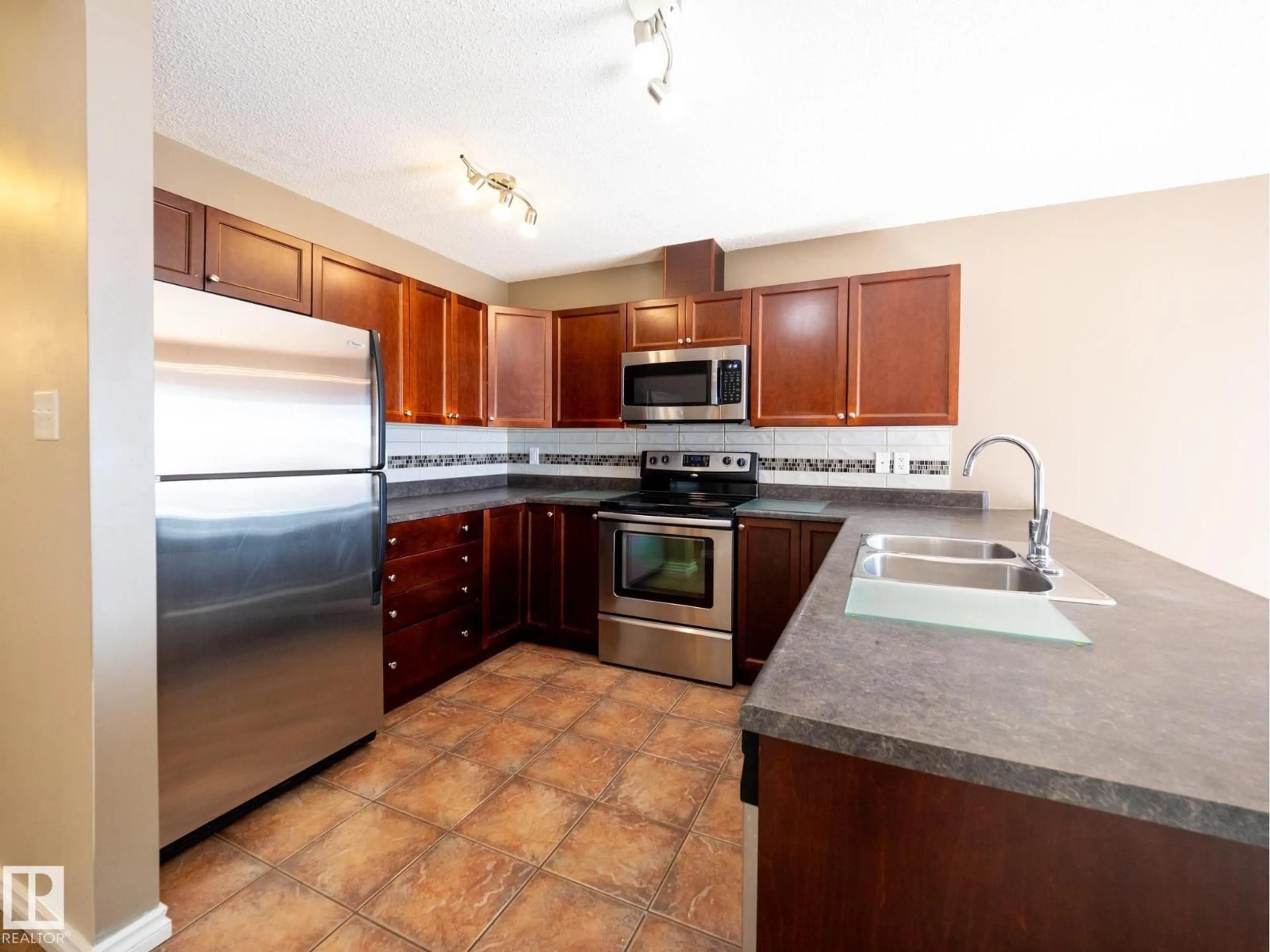 Standard kitchen, unknown for 3617 WHITELAW BAY BA, Edmonton Alberta T6W0P9
