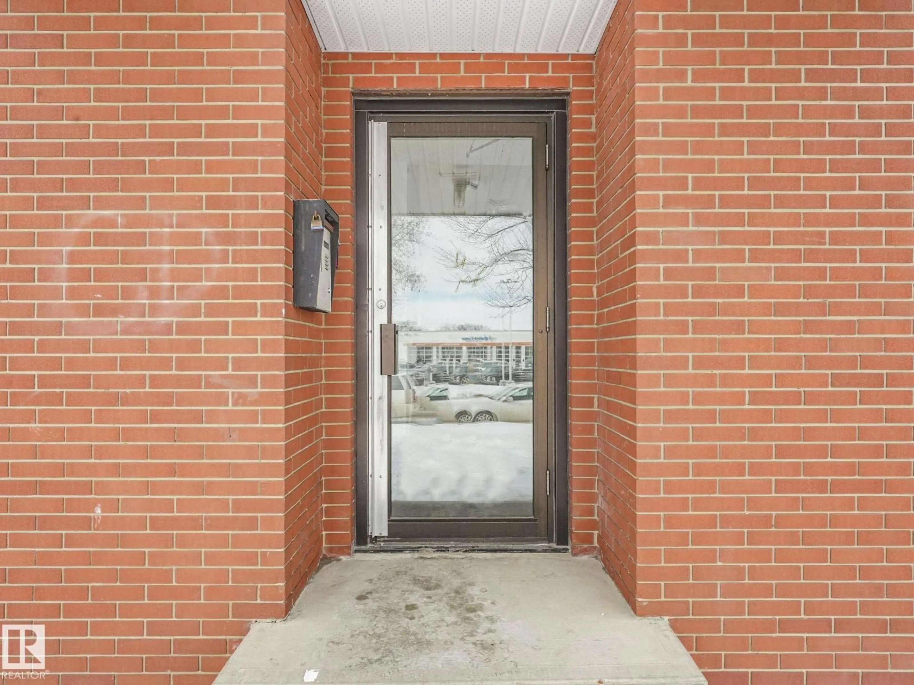 Indoor entryway for #9 - 10724 115 ST NW, Edmonton Alberta T5H3K9