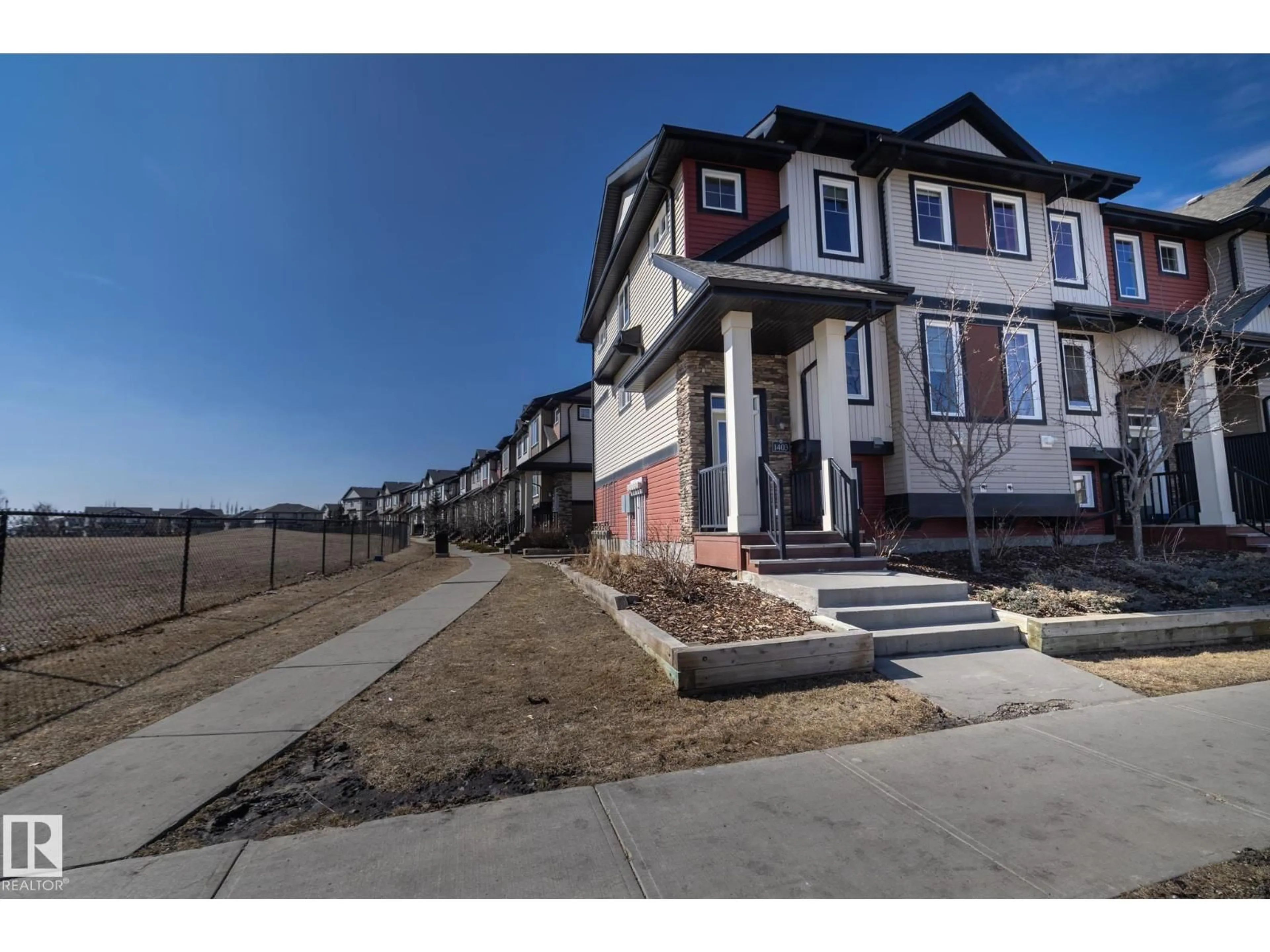 A pic from outside/outdoor area/front of a property/back of a property/a pic from drone, street for 1403 CUNNINGHAM DR, Edmonton Alberta T6W2J5