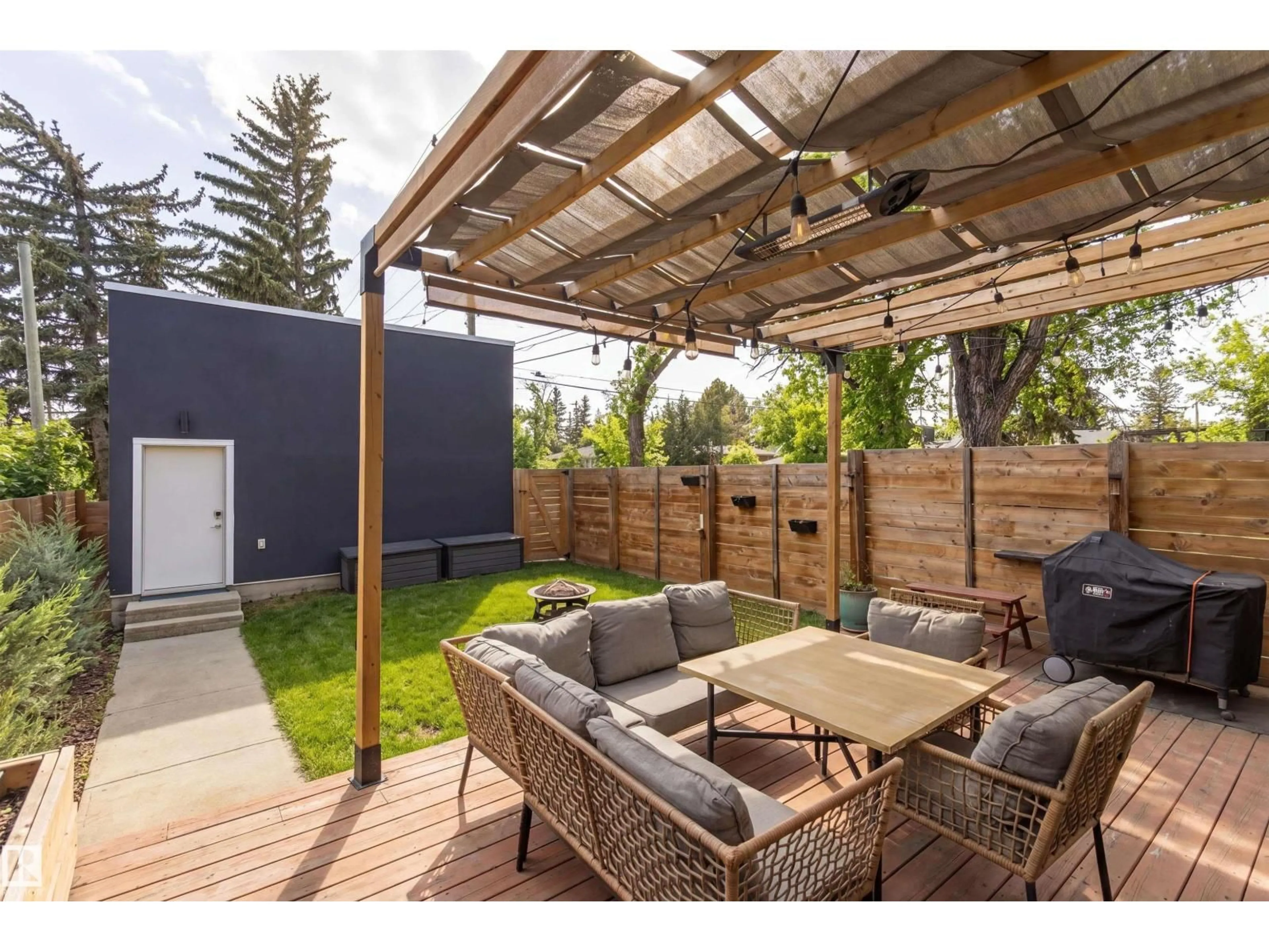 Patio, street for NW - 10550 130 ST, Edmonton Alberta T5N1X7