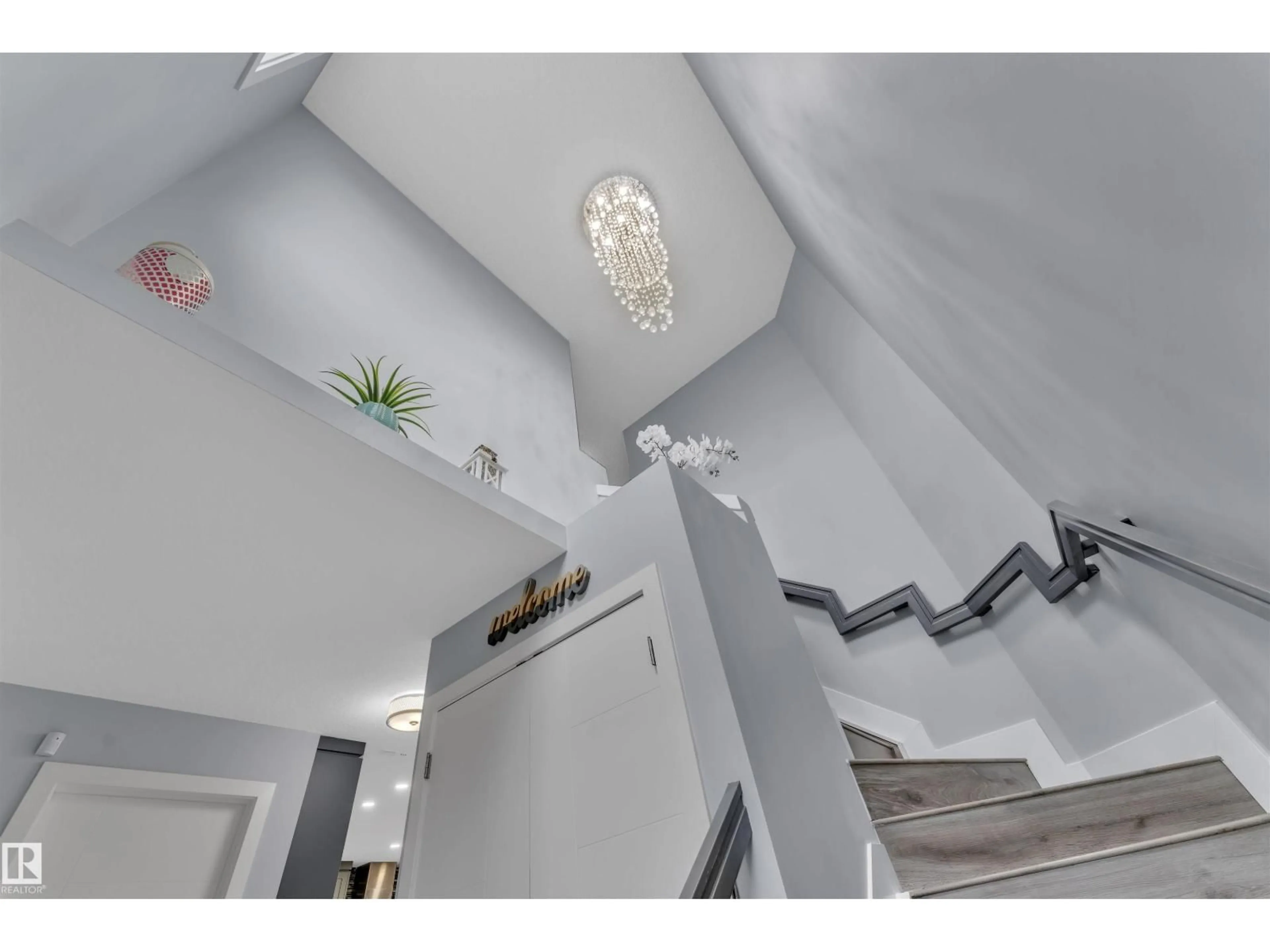 Stairs for NW - 3212 29 AV, Edmonton Alberta T6T1T3