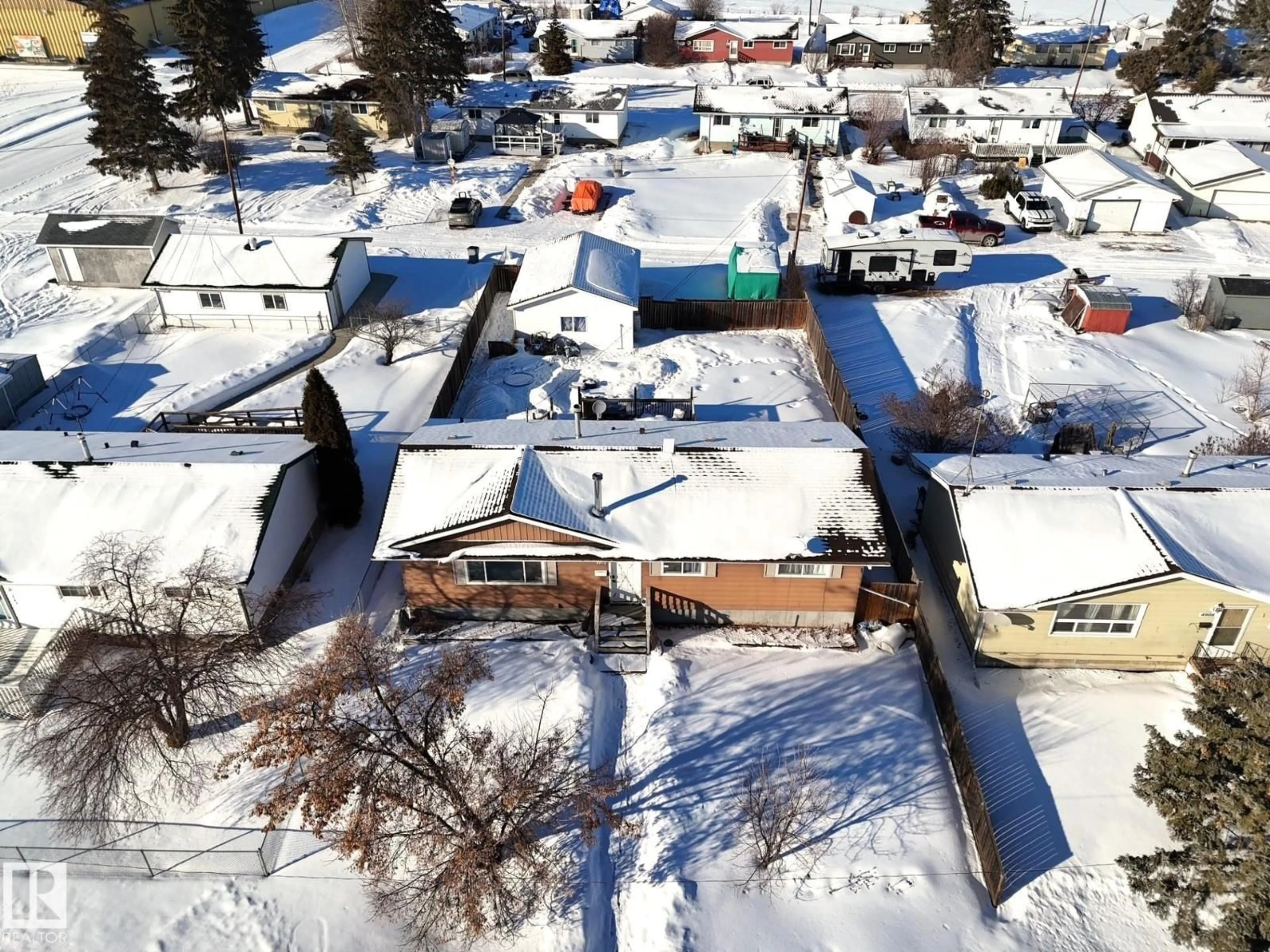 A pic from outside/outdoor area/front of a property/back of a property/a pic from drone, street for 4912 55 AV, Wildwood Alberta T0E2M0
