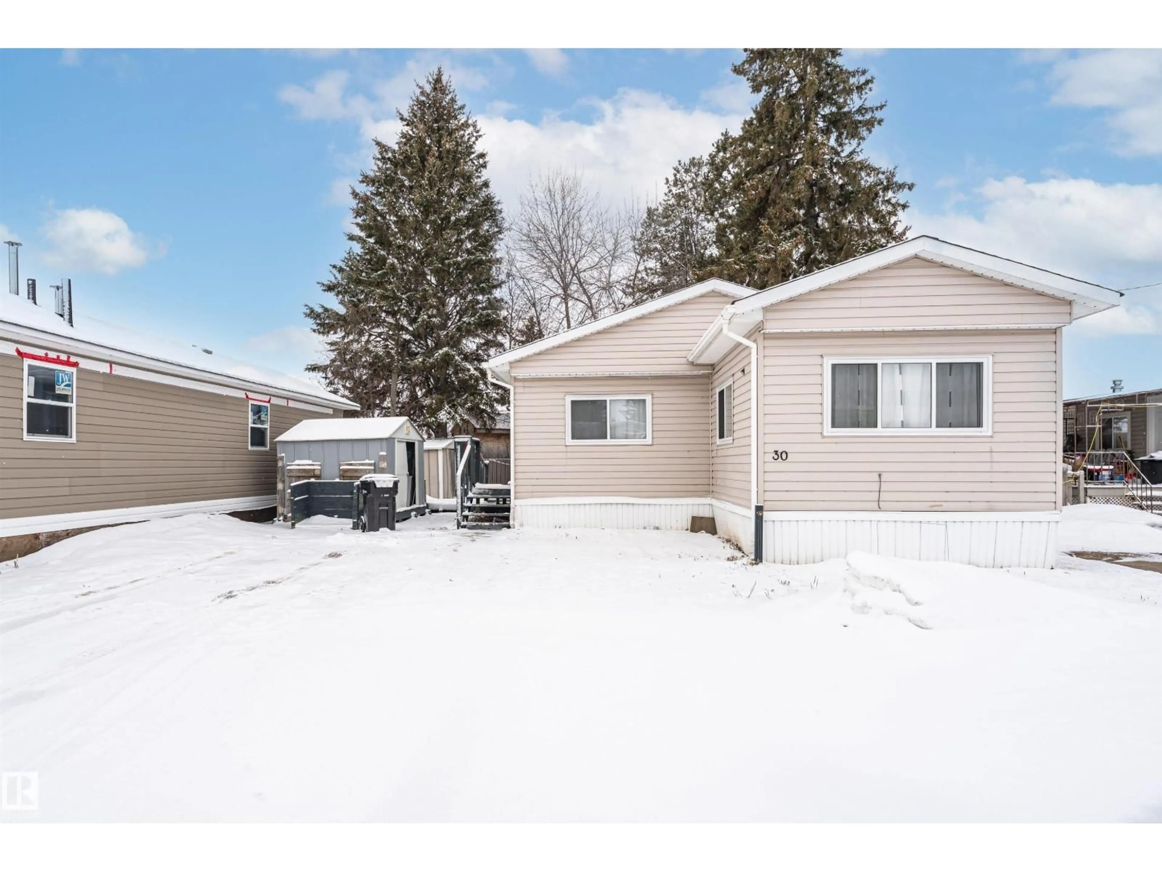 Unknown for 30 10401 101 A ST, Morinville Alberta T8R1B1