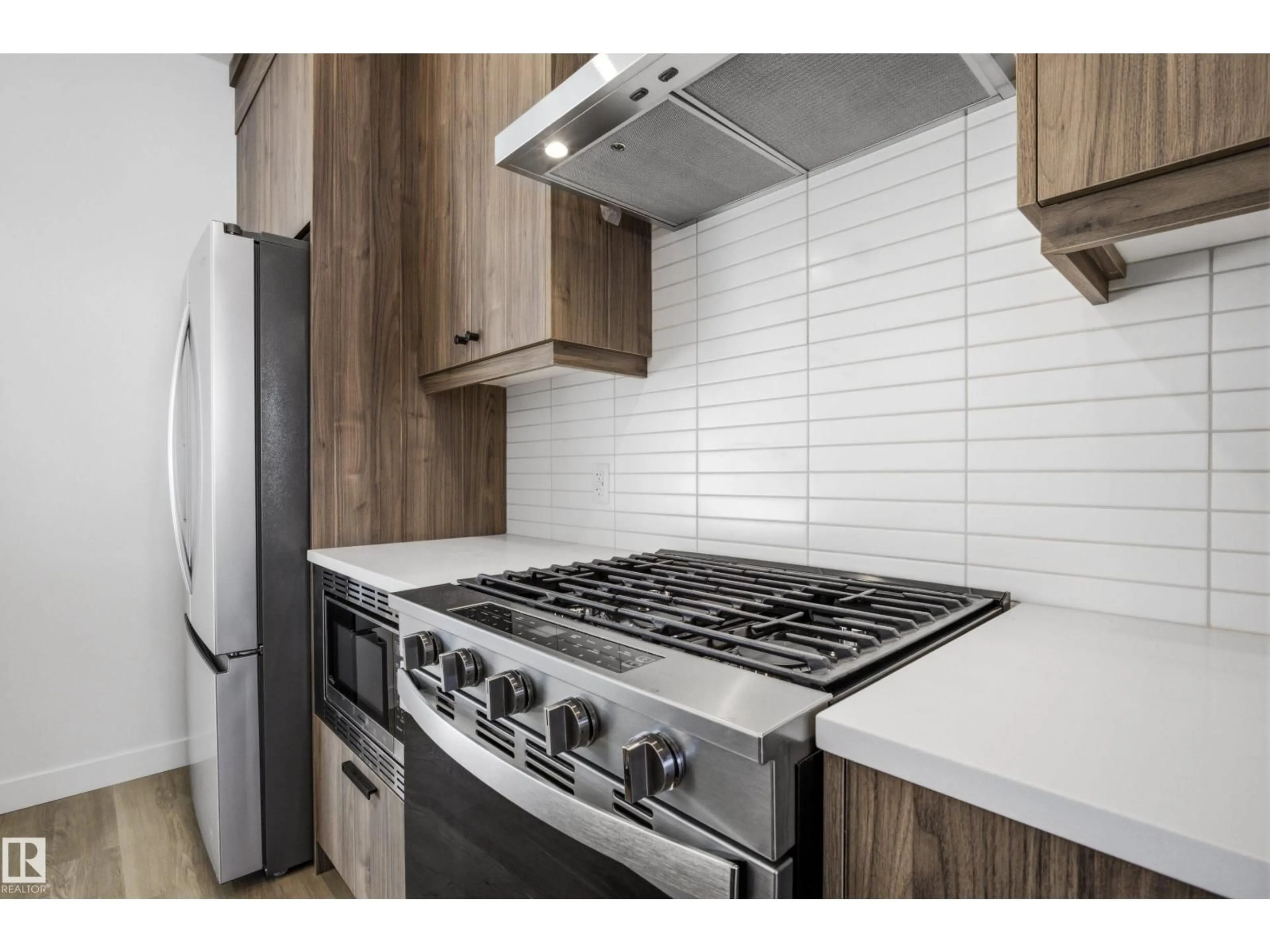 Standard kitchen, unknown for SW - 1227 CRISTALL WY, Edmonton Alberta T6W5T1