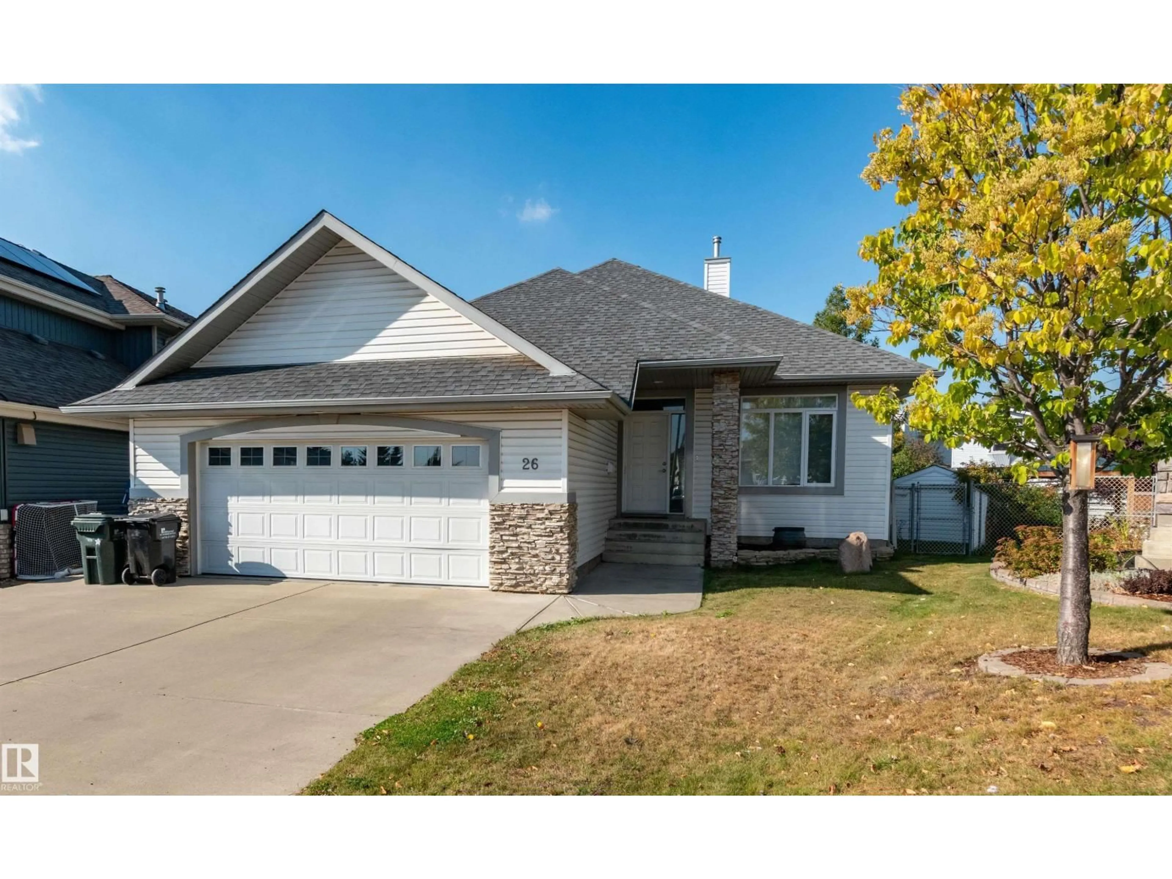 Home with vinyl exterior material, street for 26 CARSON CT, Sherwood Park Alberta T8H2G6