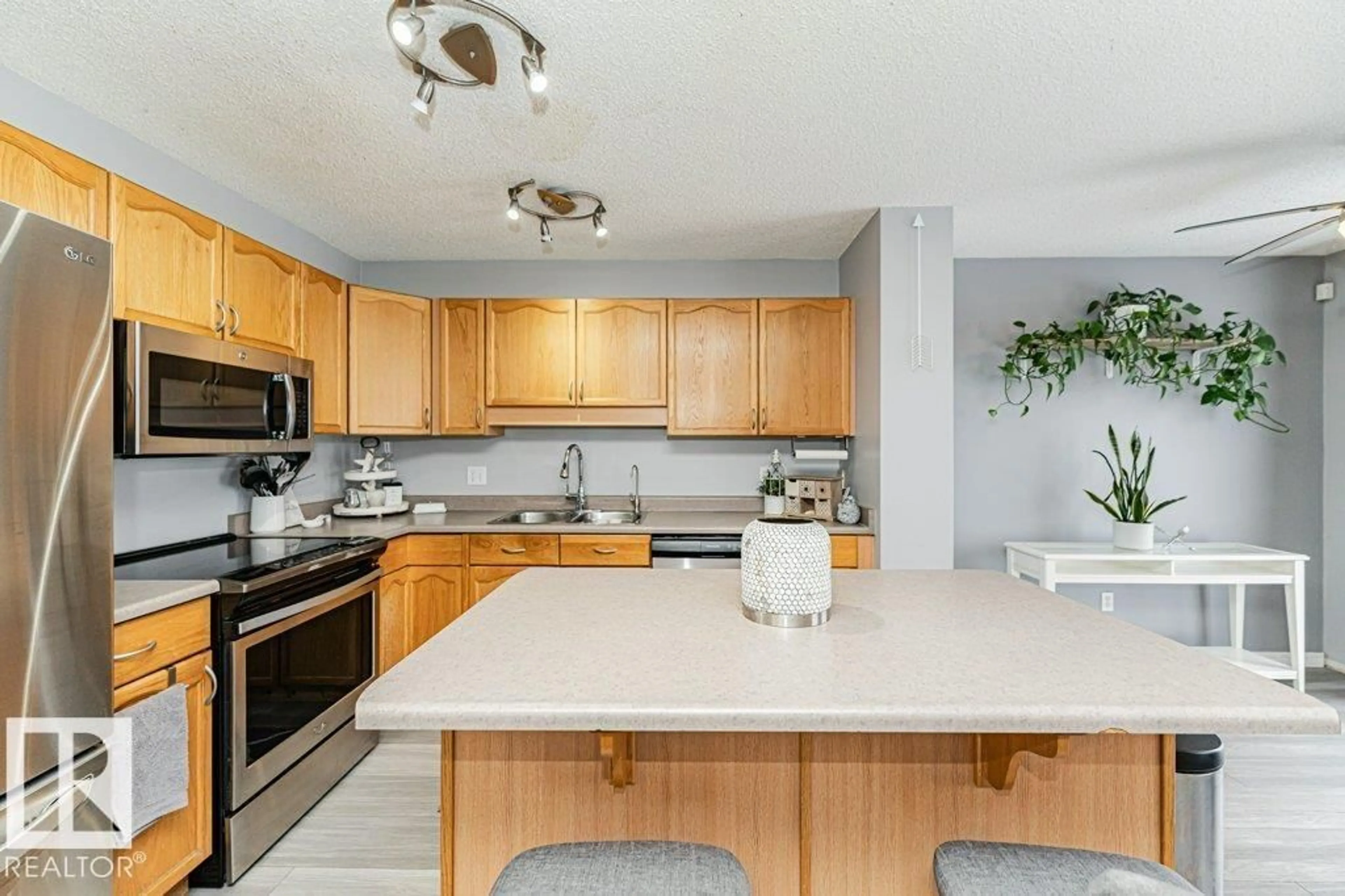 Open concept kitchen, unknown for 9136 166 AV, Edmonton Alberta T5Z3H4