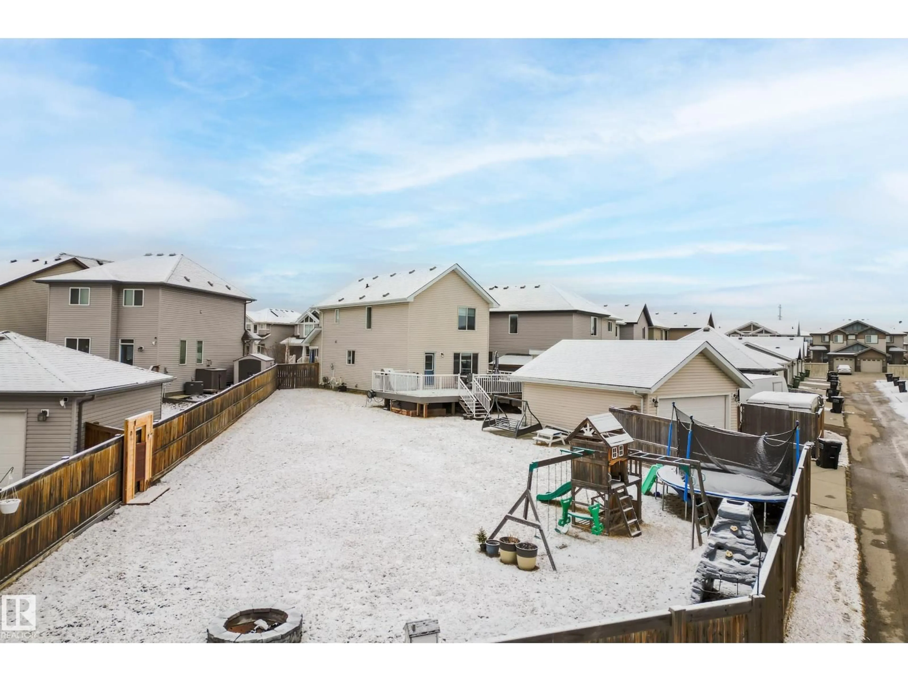 Patio, unknown for 635 41 AV, Edmonton Alberta T6T0W9