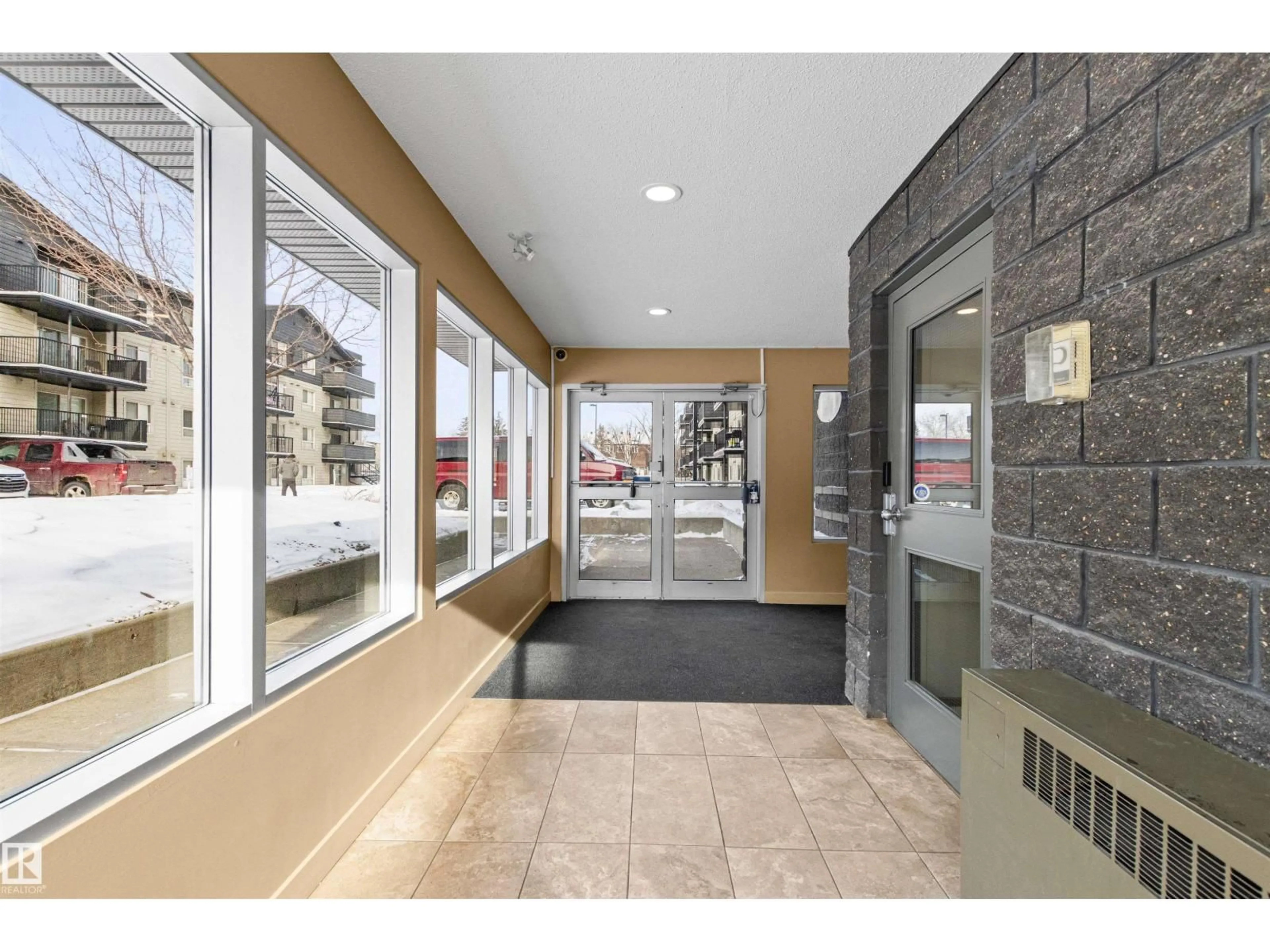 Indoor foyer for #413 - 17003 67 AV NW, Edmonton Alberta T5T6Y5