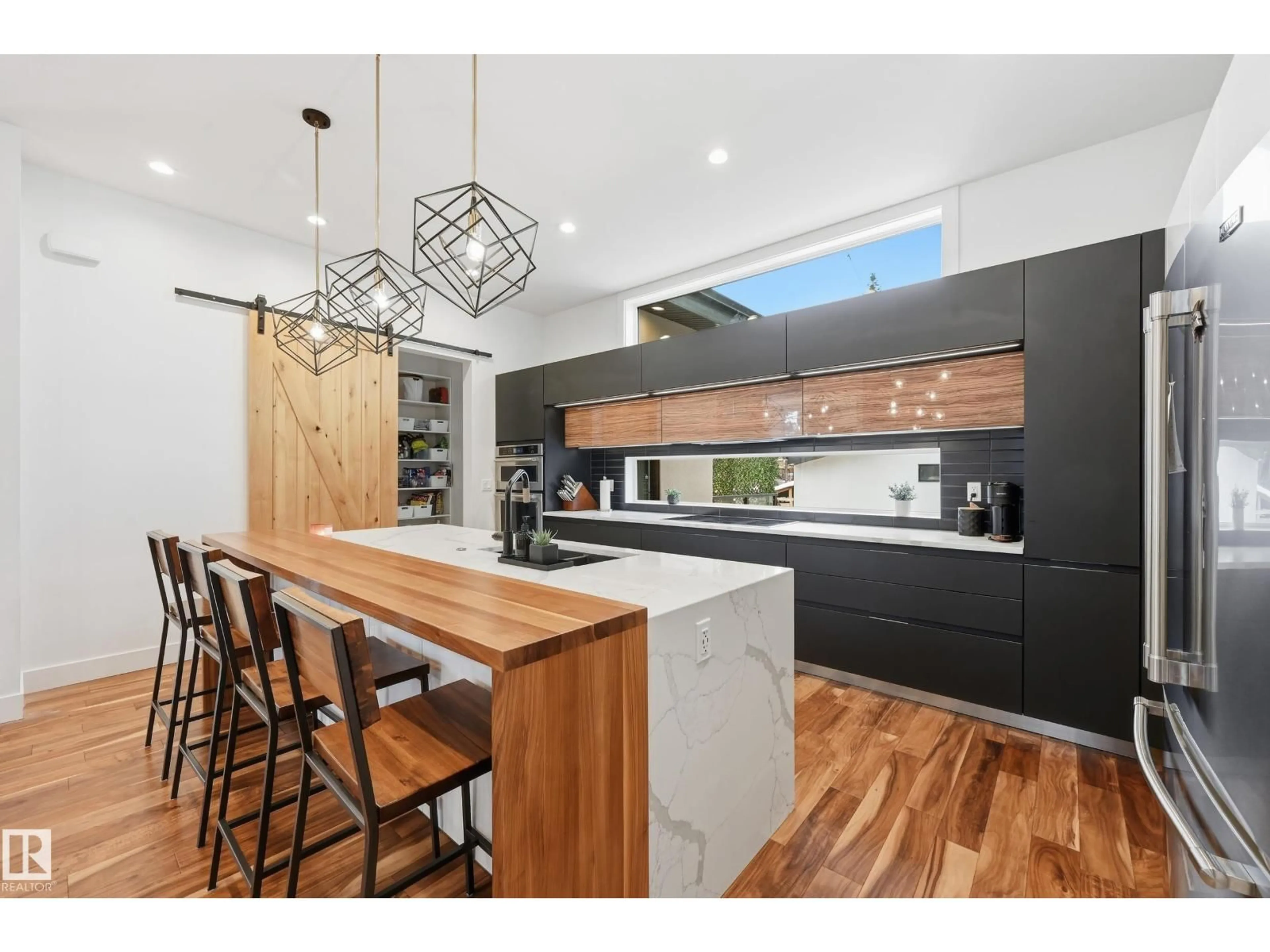 Contemporary kitchen, wood/laminate floor for 44B VALLEYVIEW CR, Edmonton Alberta T5R5S6