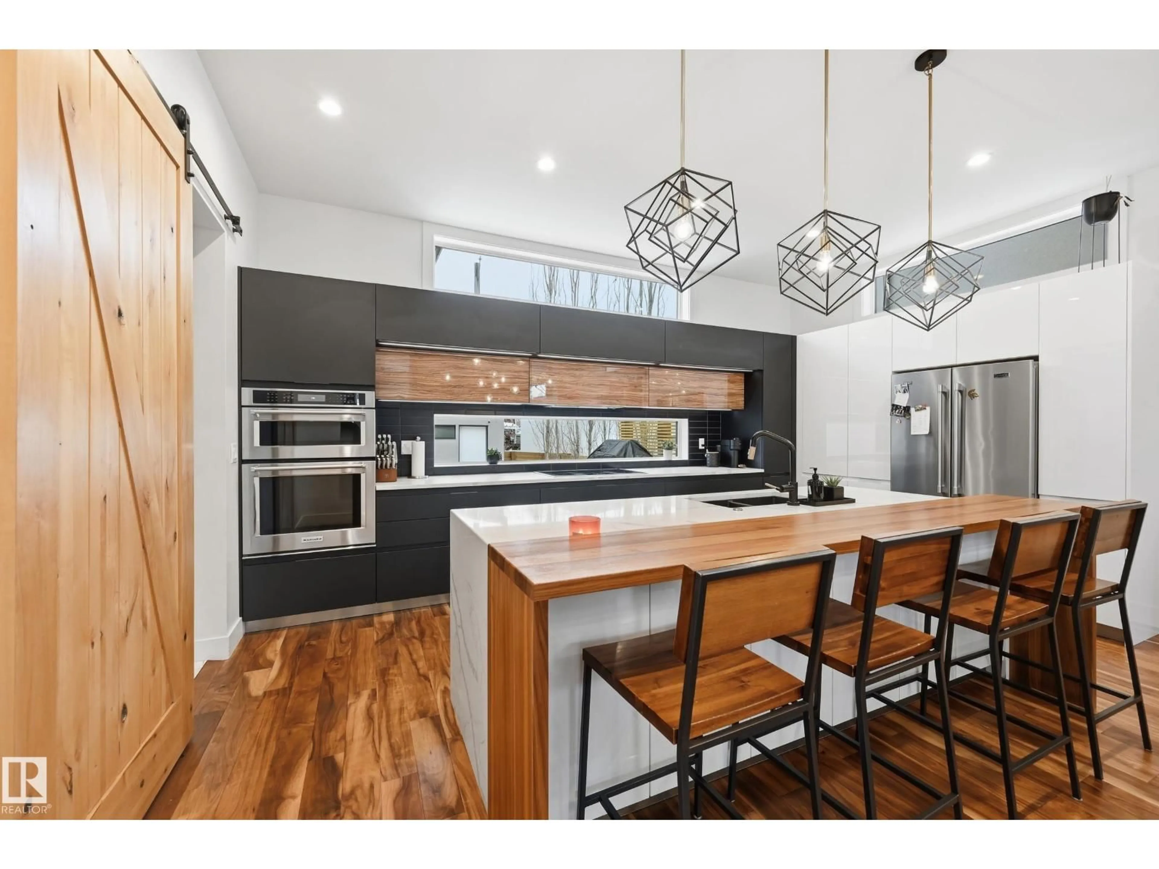 Contemporary kitchen, wood/laminate floor for 44B VALLEYVIEW CR, Edmonton Alberta T5R5S6