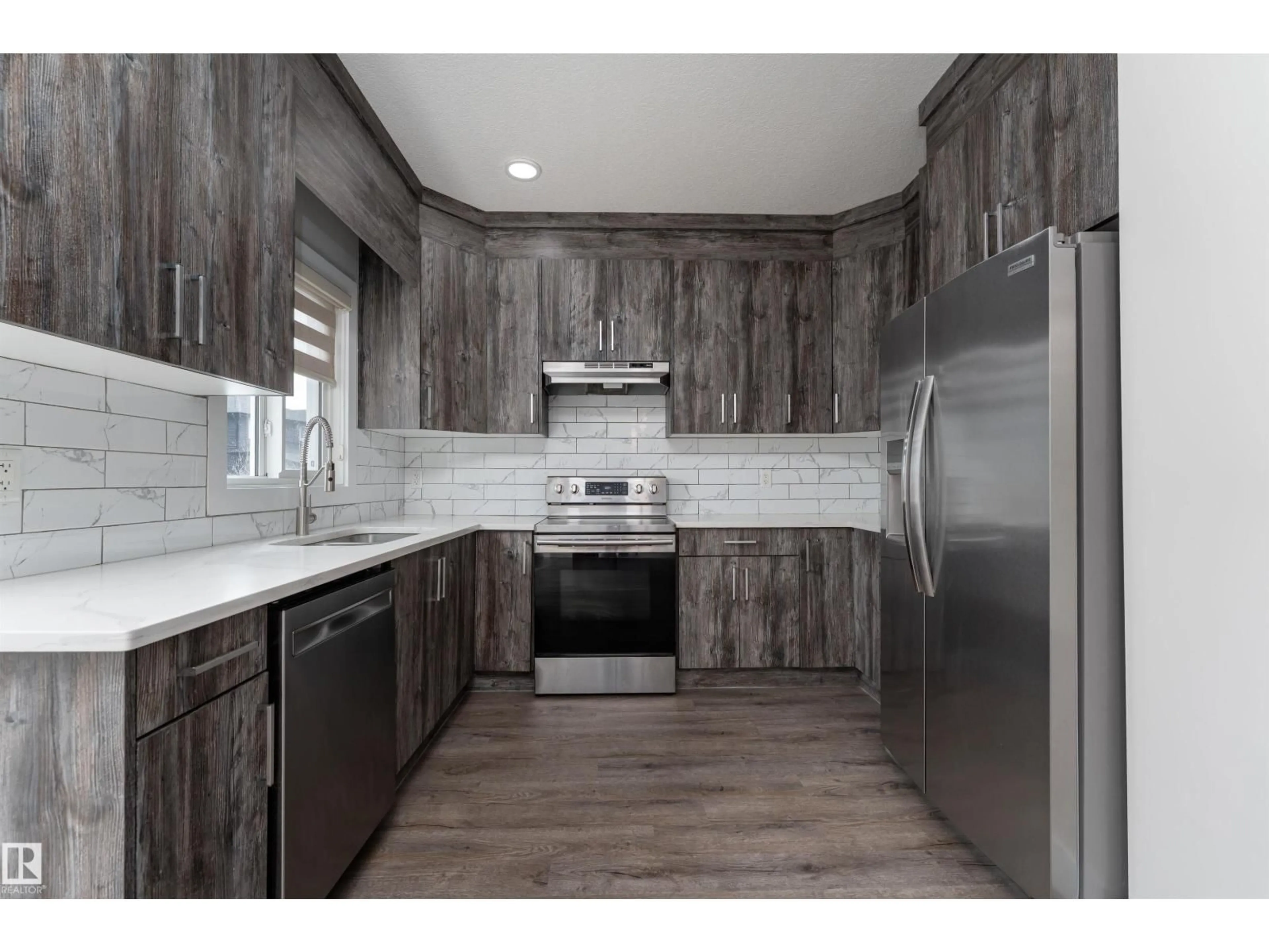 Unknown for 17707 65 ST, Edmonton Alberta T5Y3X2