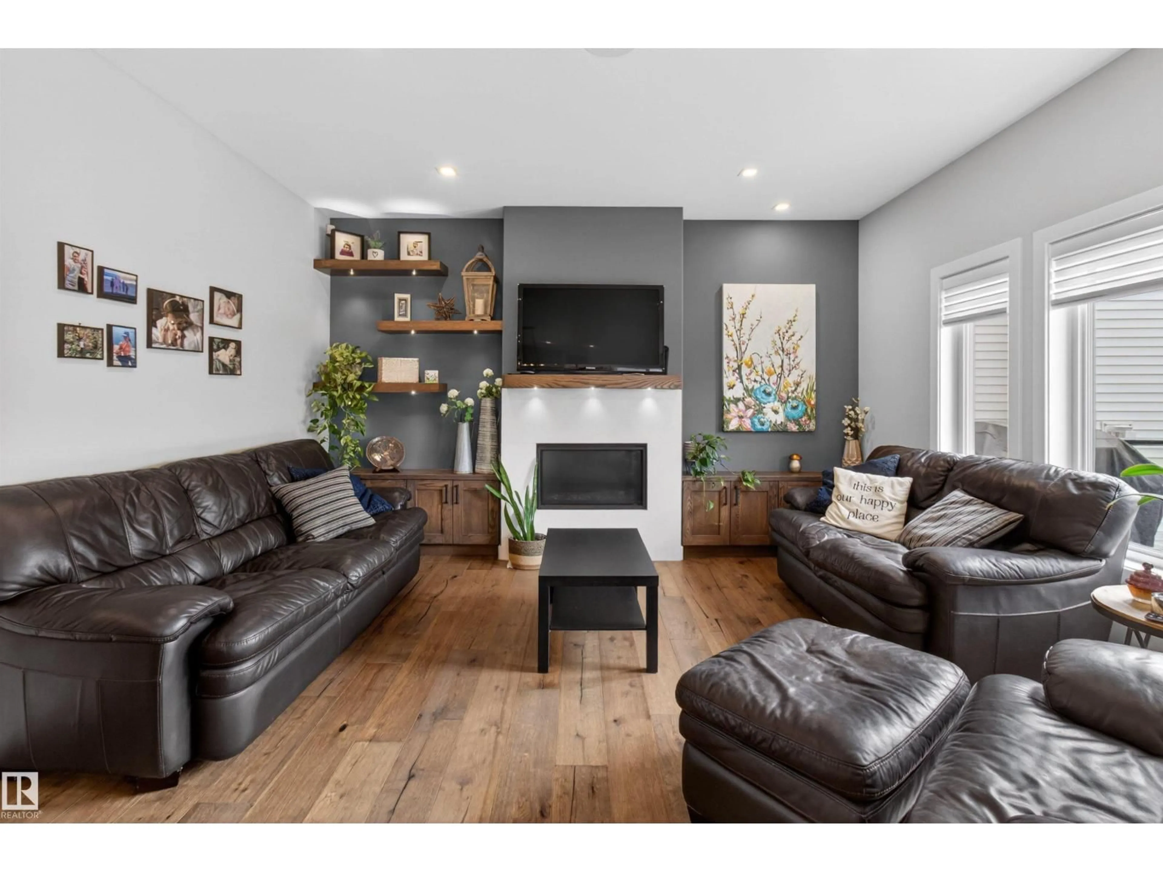 Living room with furniture, wood/laminate floor for 17616 78 ST, Edmonton Alberta T5Z0N2