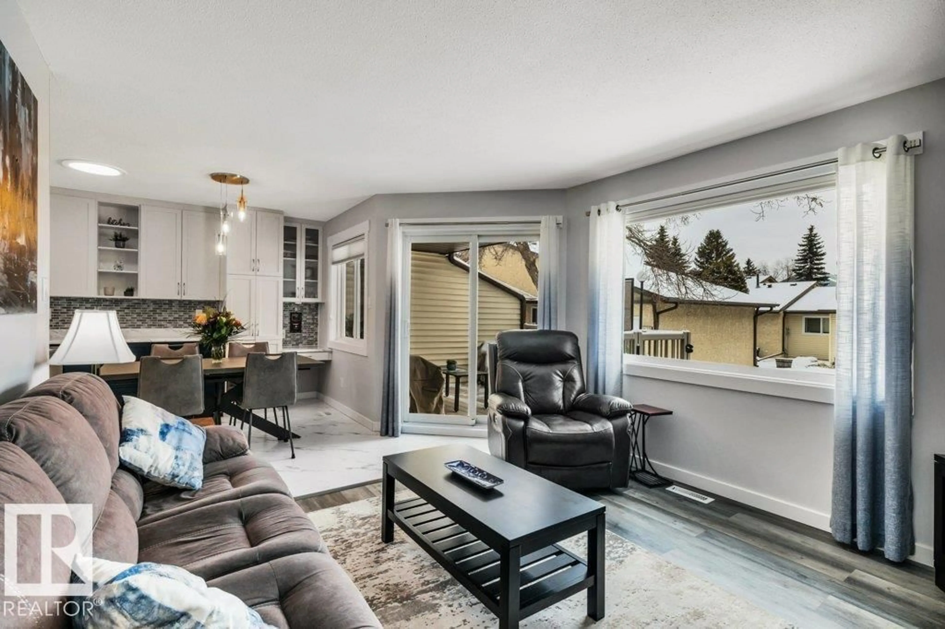 Living room with furniture, unknown for 22 PINEVIEW HORIZON, St. Albert Alberta T8N4R8