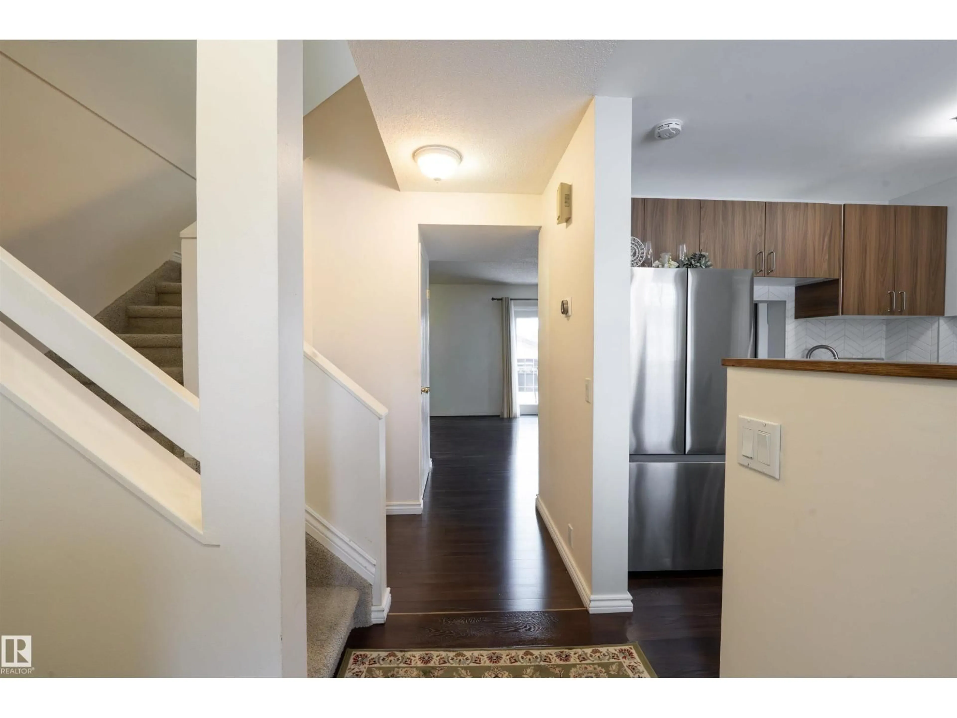 Unknown for 1728 37 ST, Edmonton Alberta T6L2R7