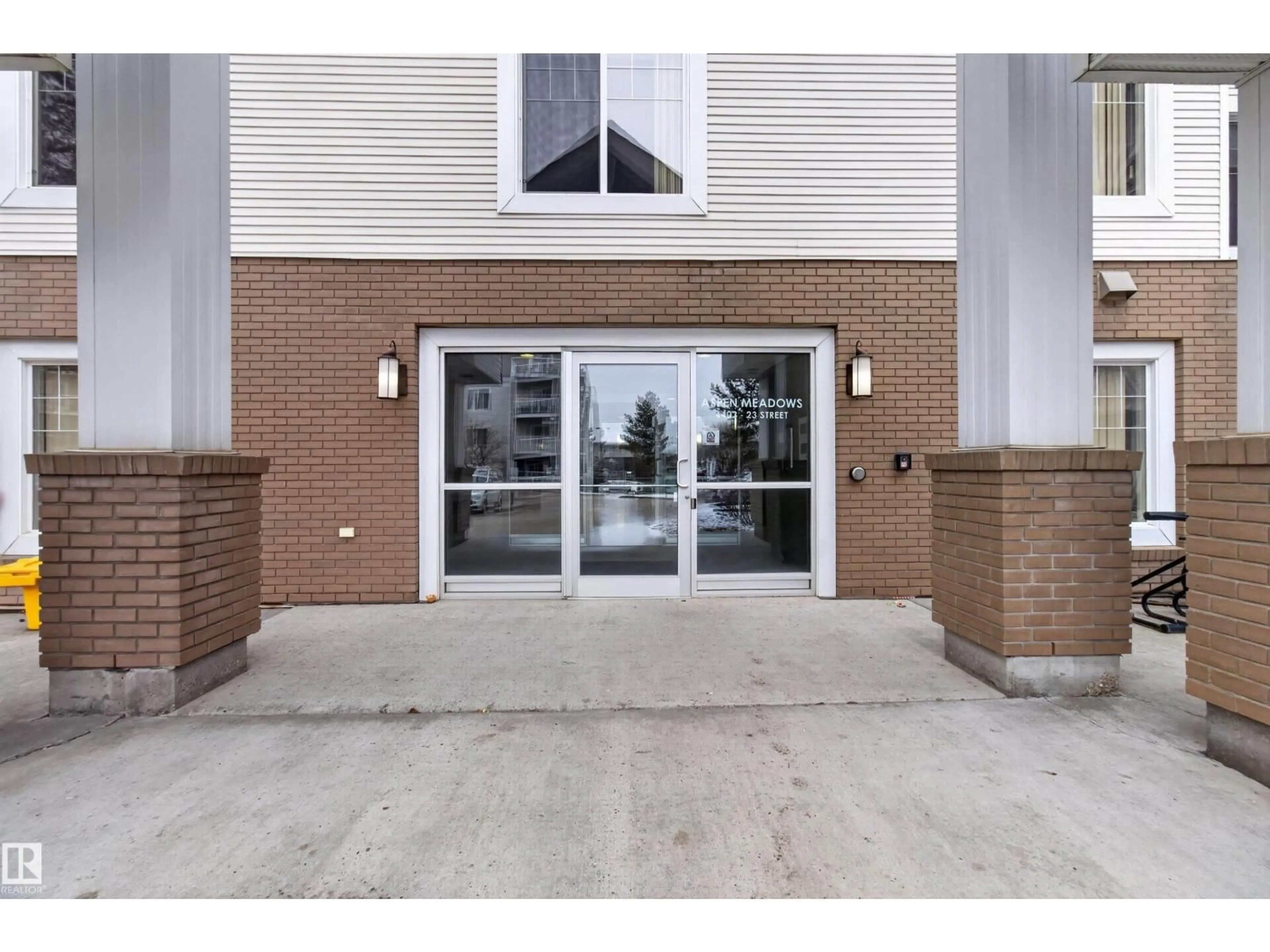 Indoor foyer for #106 - 4403 23 ST NW, Edmonton Alberta T6T0E4