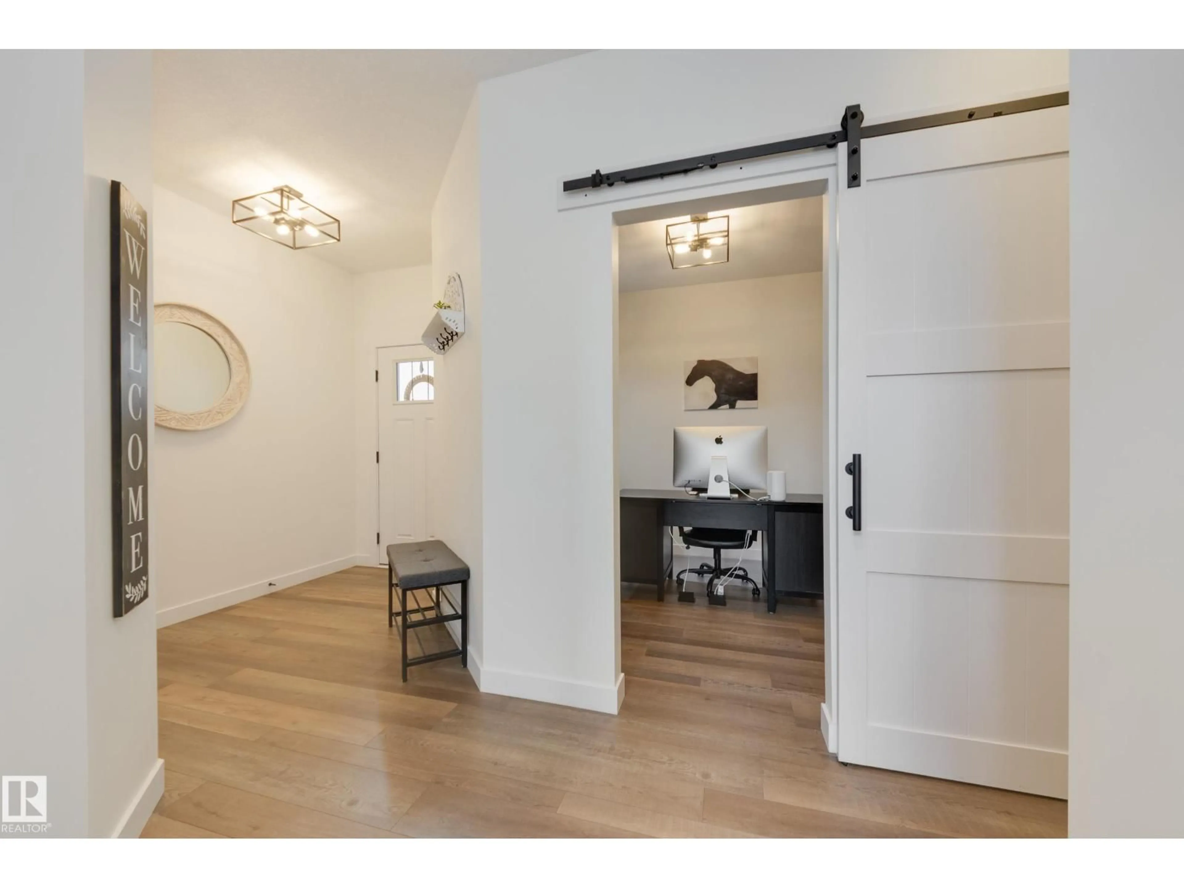 Indoor entryway for 21360 38 AV, Edmonton Alberta T6M1S4