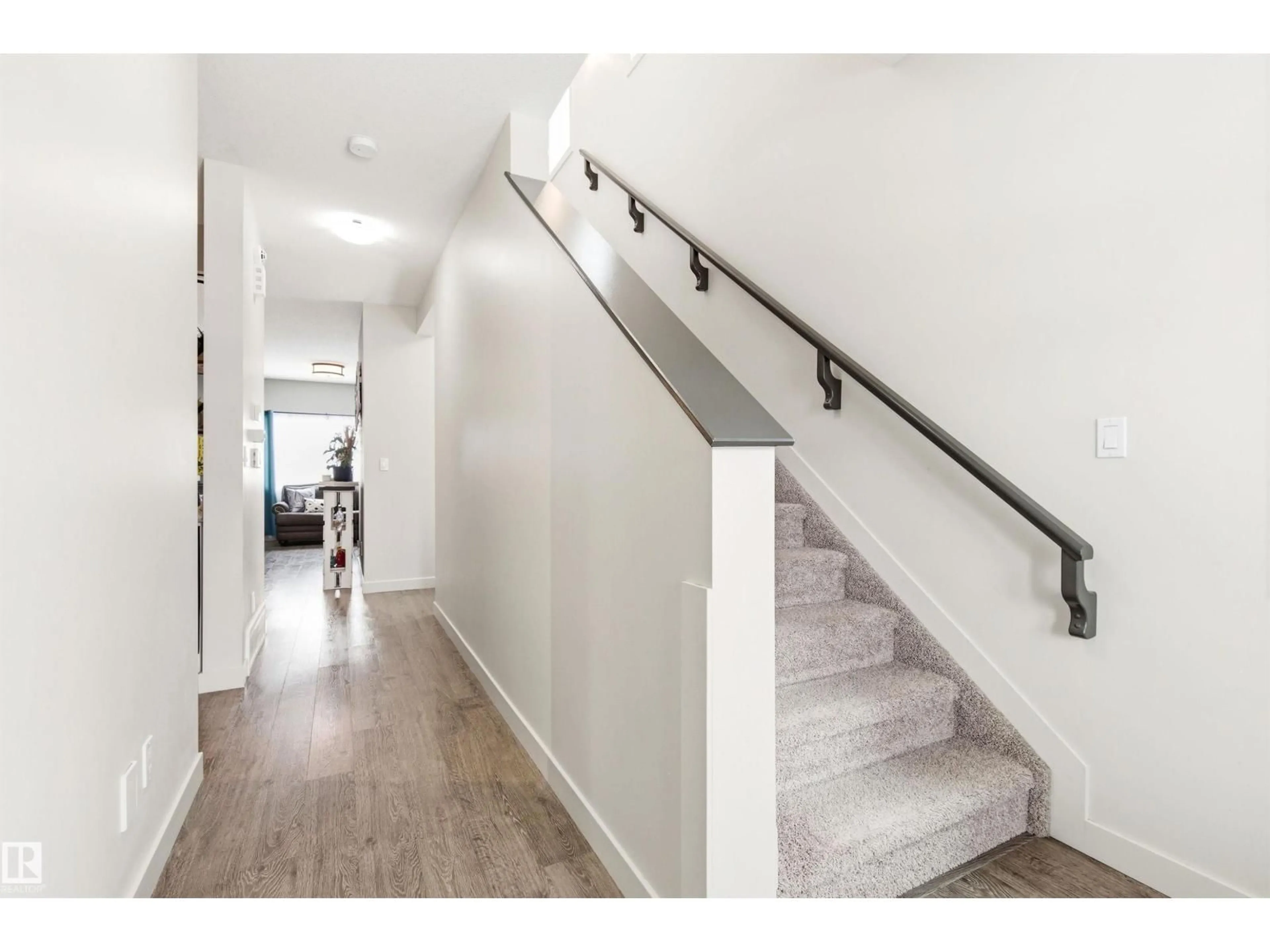 Stairs for 678 SECORD BV, Edmonton Alberta T6T6Z6