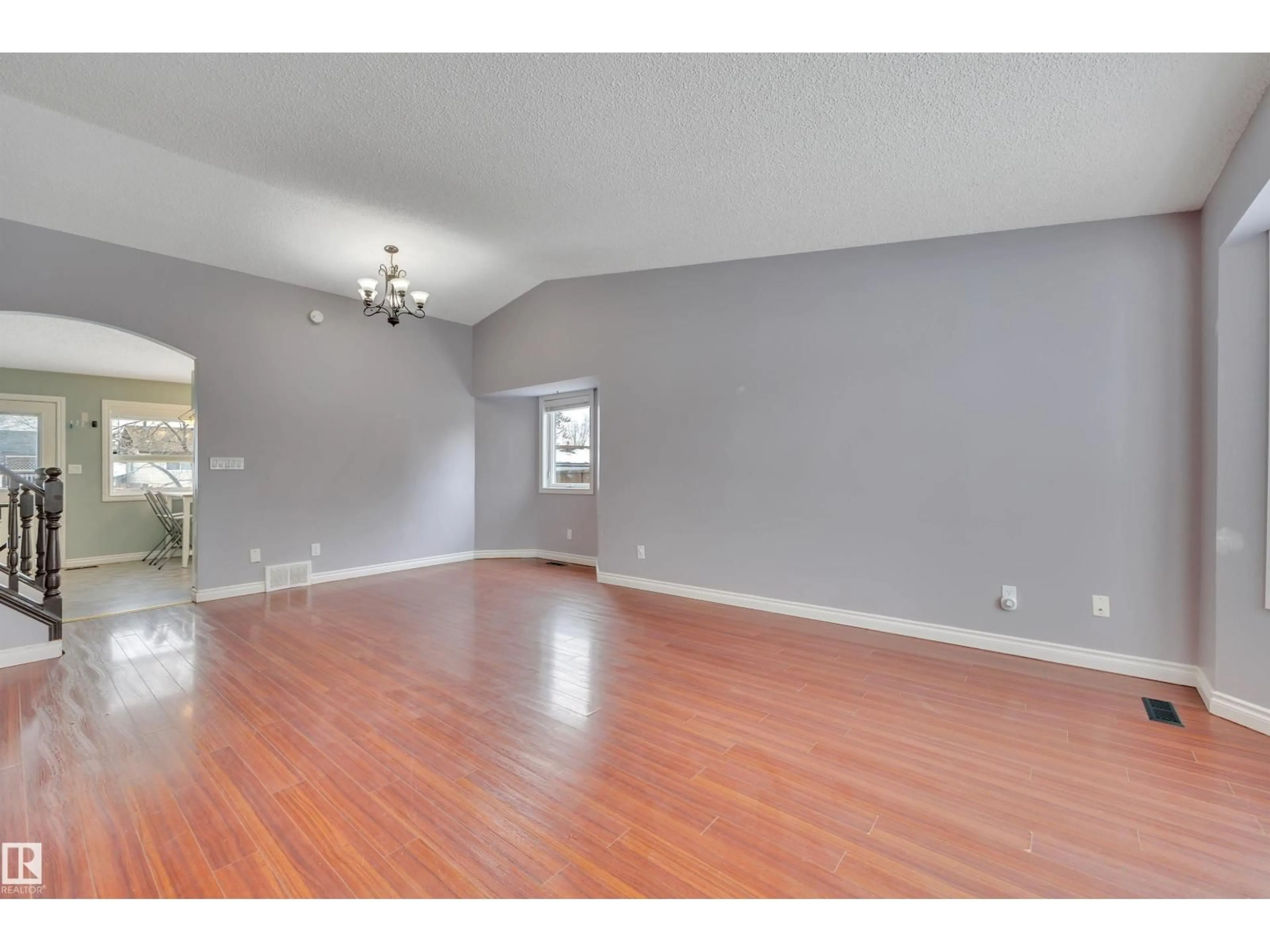 A pic of a room for 3843 26 AV, Edmonton Alberta T6L4G8