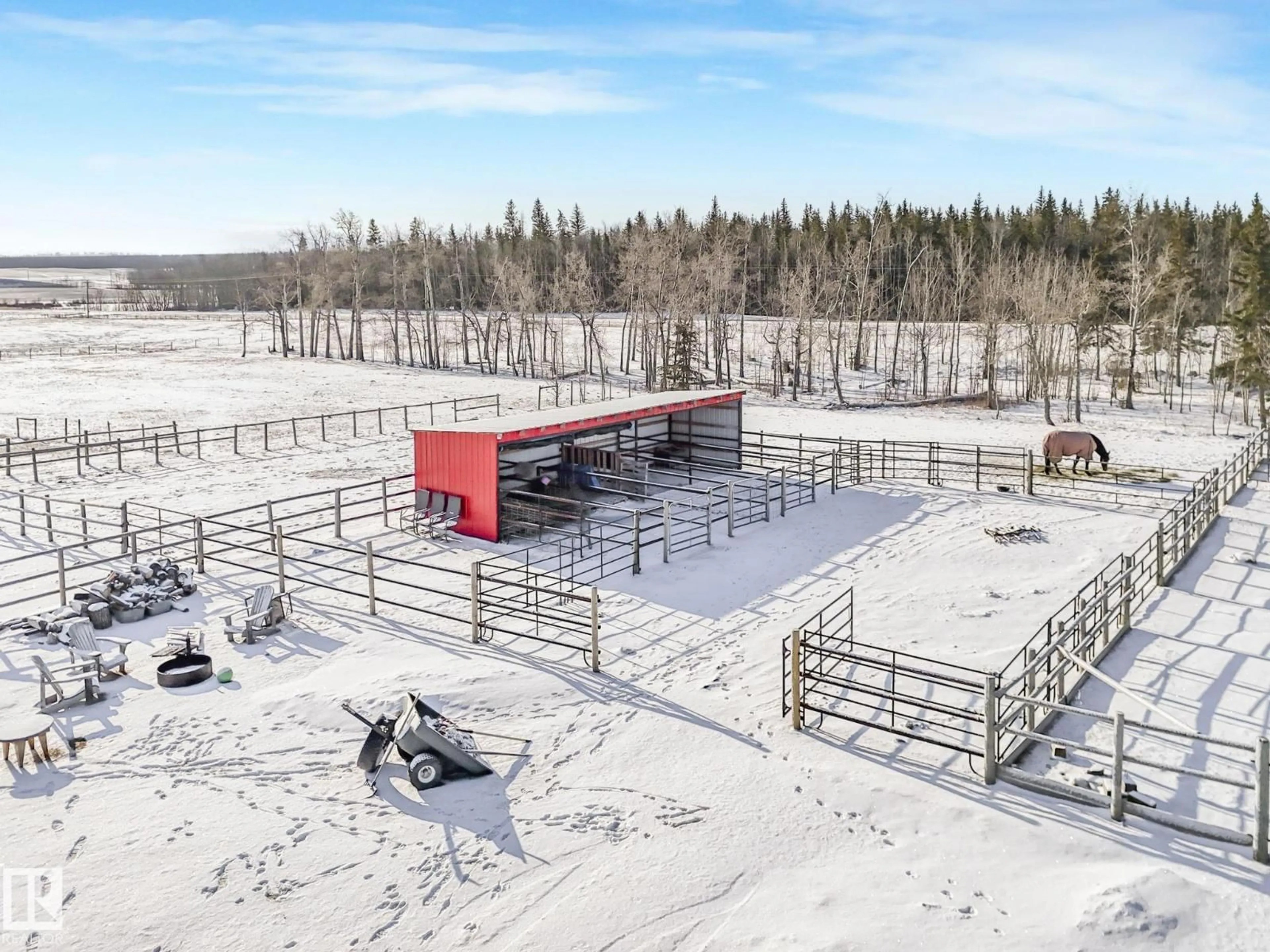 A pic from outside/outdoor area/front of a property/back of a property/a pic from drone, building for 56003 RGE ROAD 20A, Rural Lac Ste. Anne County Alberta T0E1V0