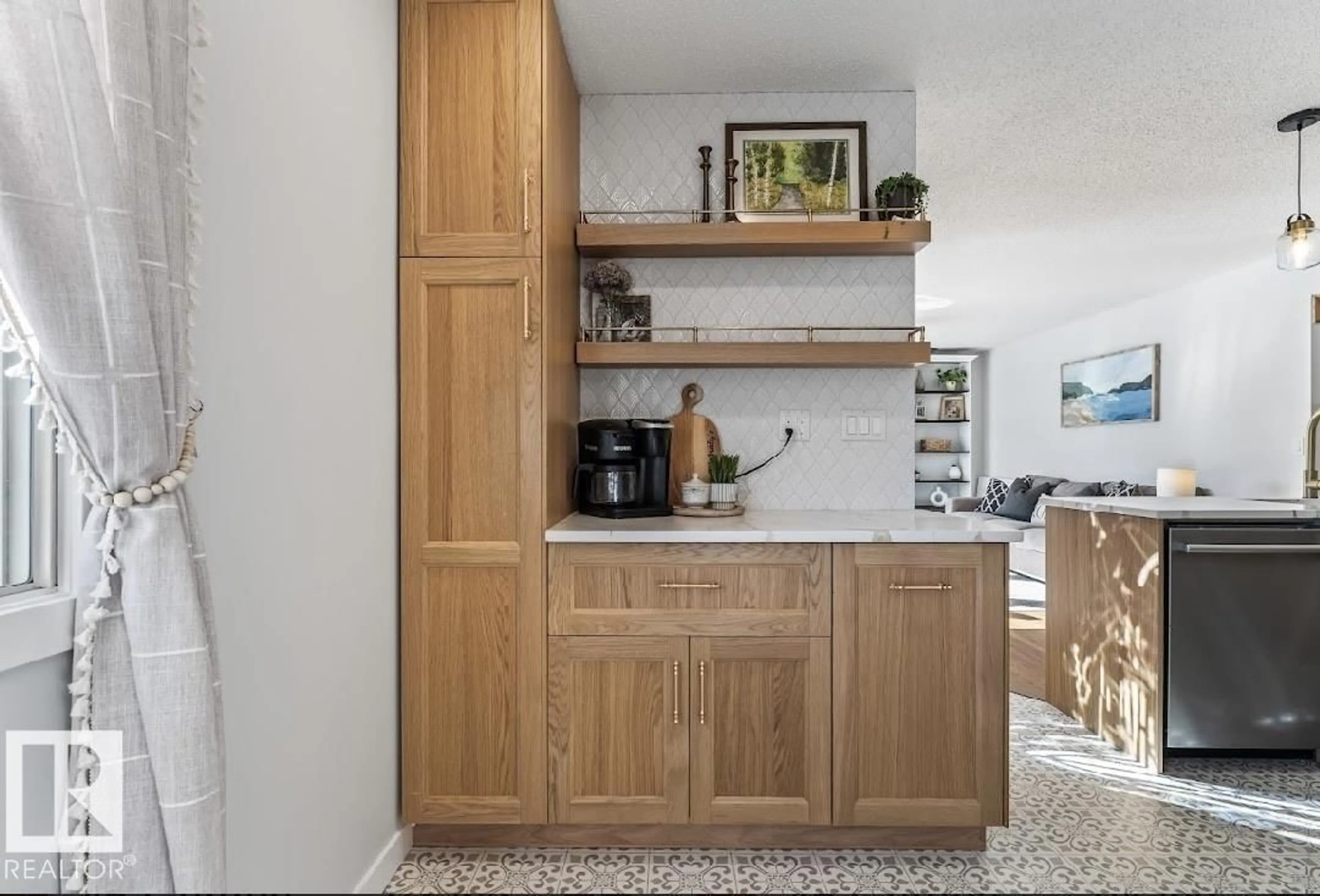 Standard kitchen, unknown for 46 GARDEN VALLEY DR, Stony Plain Alberta T7Z1H4