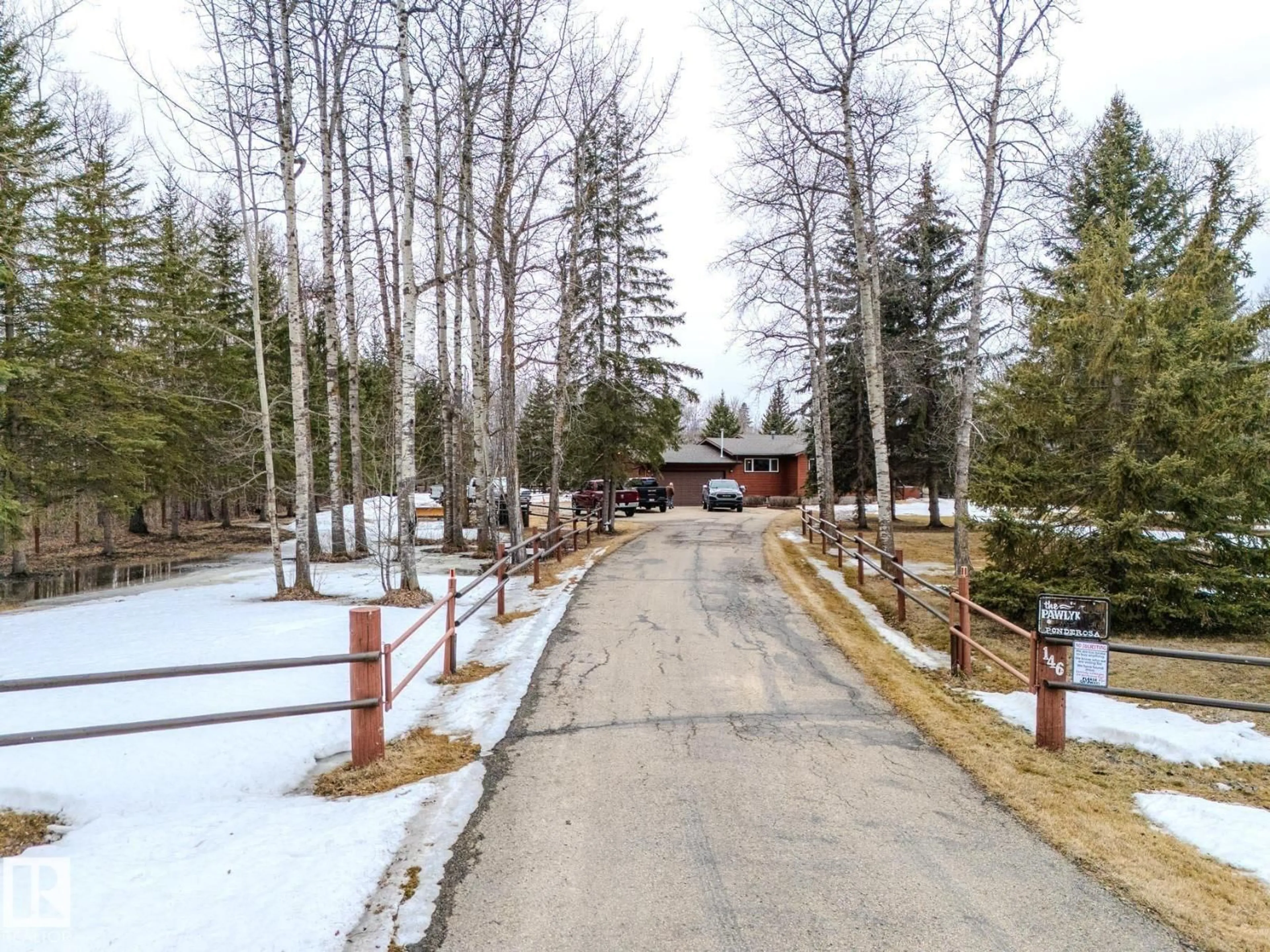 A pic from outside/outdoor area/front of a property/back of a property/a pic from drone, unknown for 146 - 52009 RGE ROAD 214, Rural Strathcona County Alberta T8A1A2