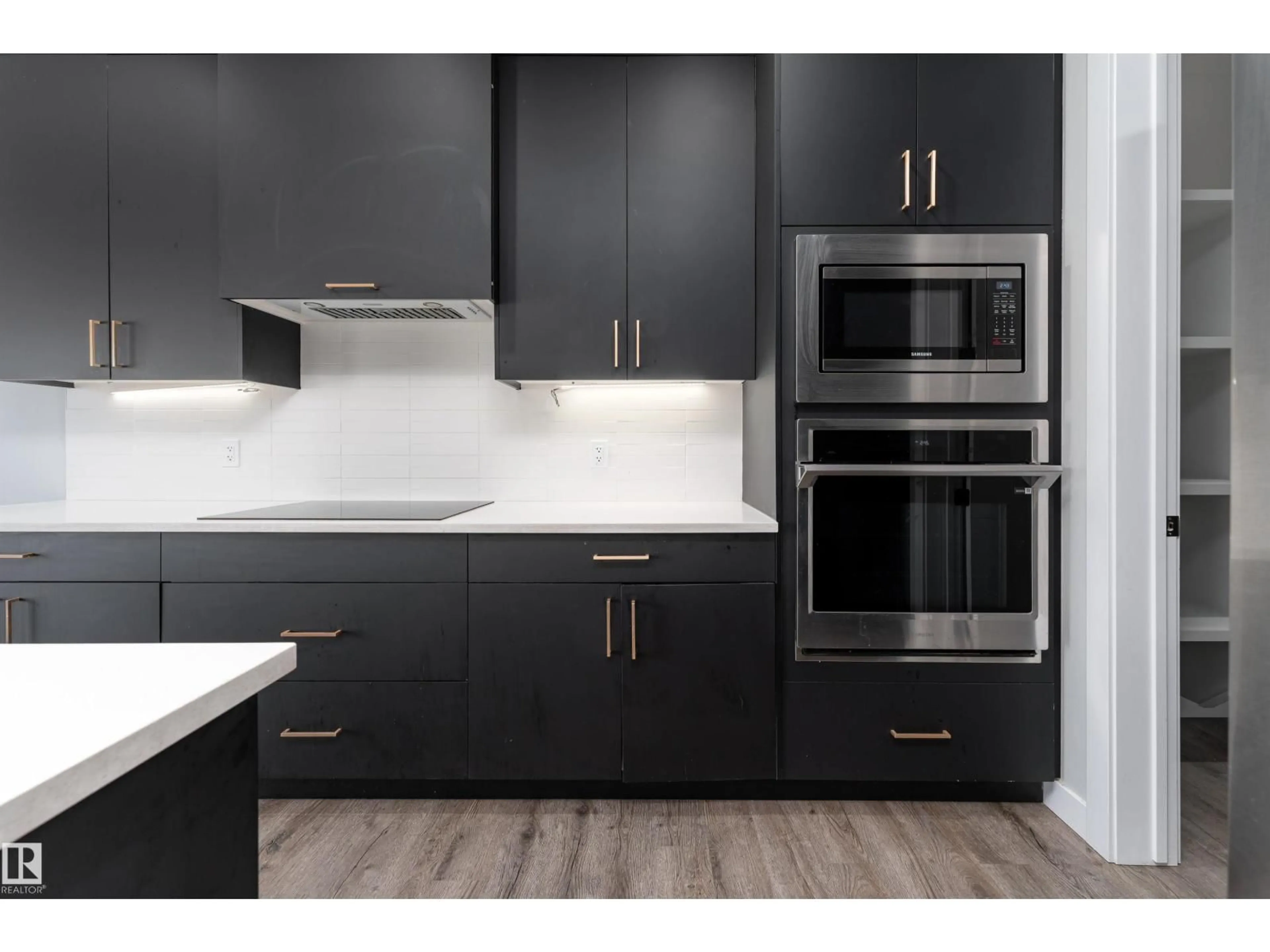 Contemporary kitchen, wood/laminate floor for 5211 KIMBALL CR, Edmonton Alberta T6W4Z2