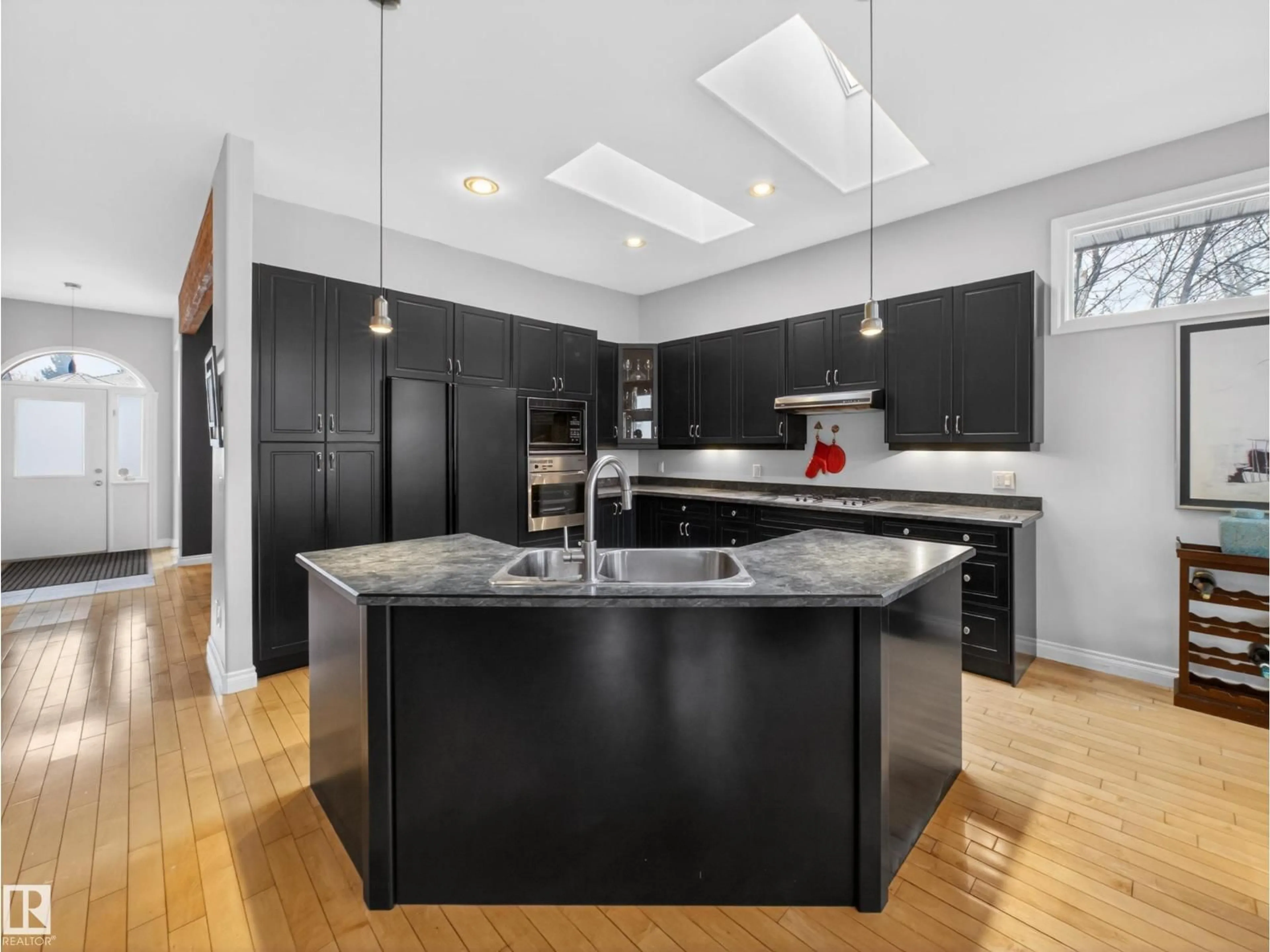 Contemporary kitchen, unknown for 569 BUTTERWORTH WY, Edmonton Alberta T6R2P6