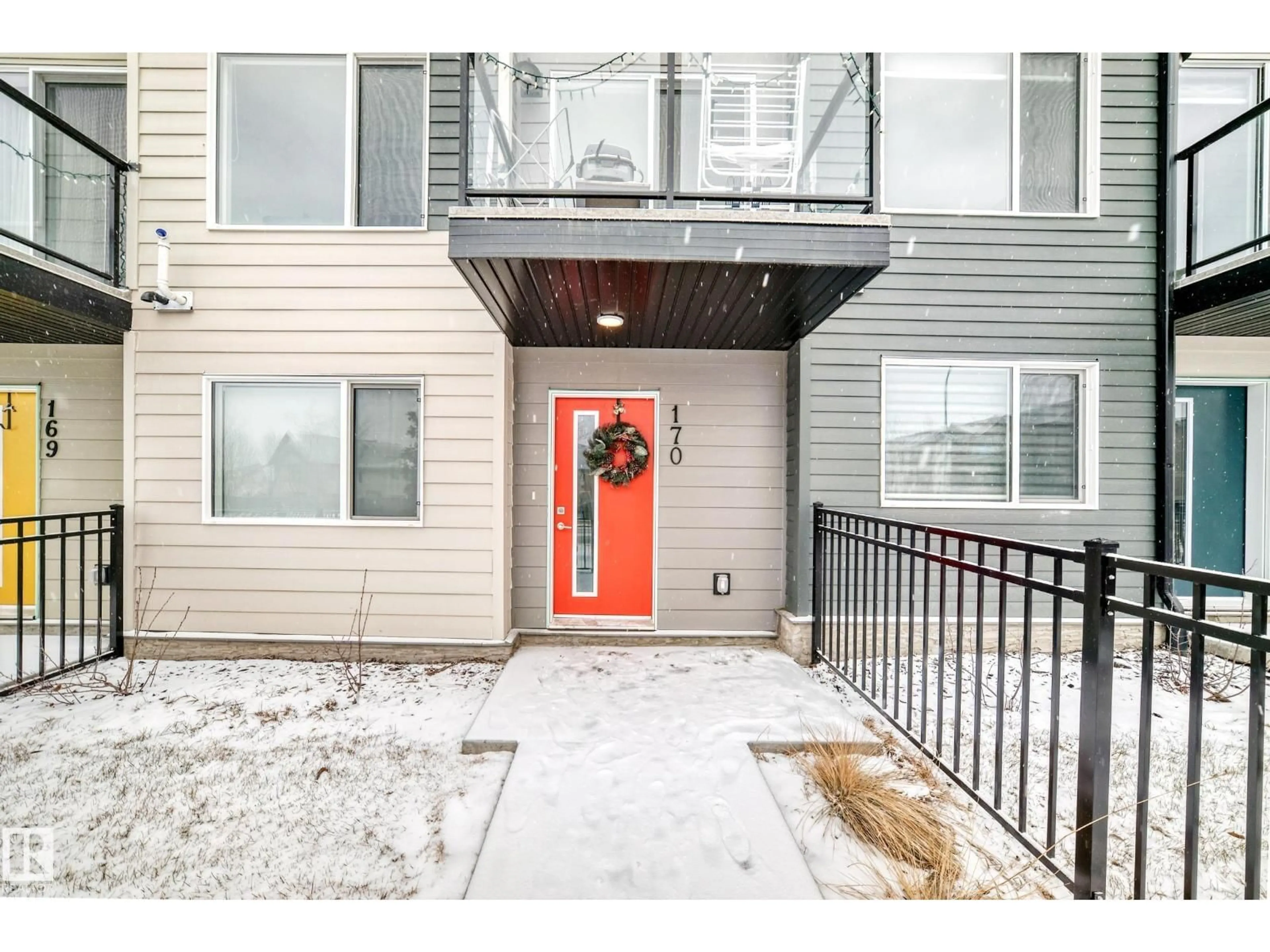 Indoor entryway for 804 - 170 WELSH DR, Edmonton Alberta T6X1Y8