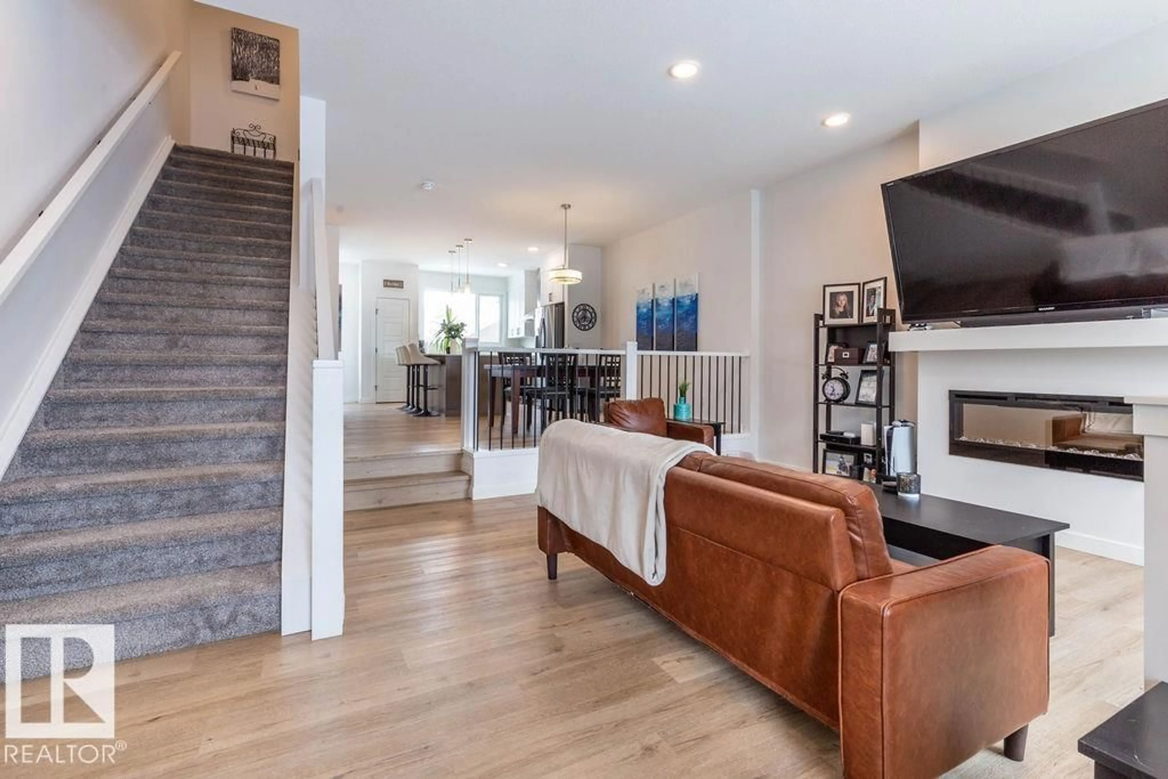 Unknown for GR SW - 2926 COUGHLAN GREEN, Edmonton Alberta T6W3X6